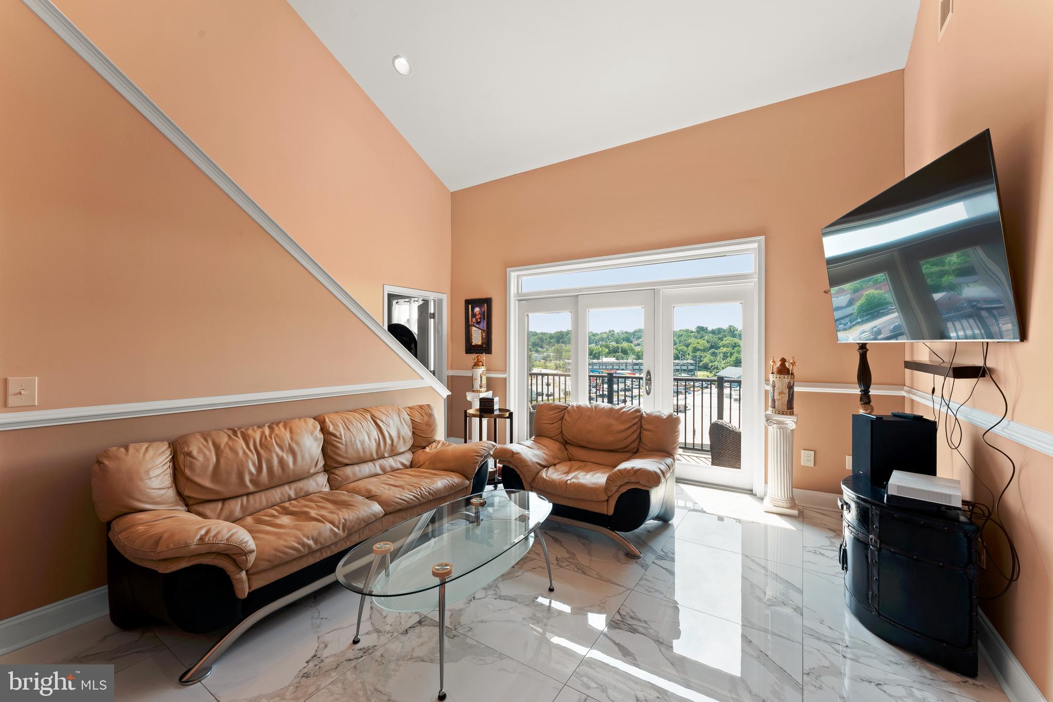 HUNTINGDON PLACE - Residential