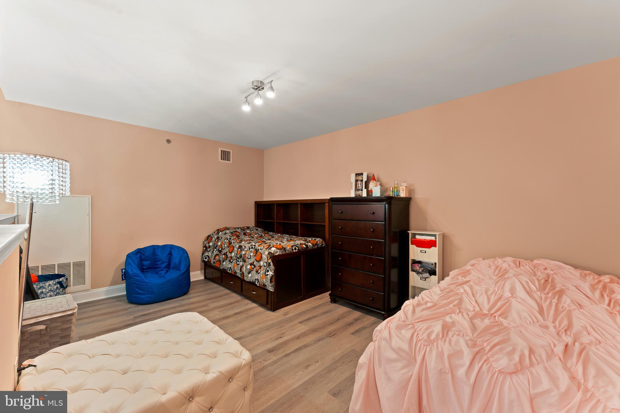 HUNTINGDON PLACE - Residential