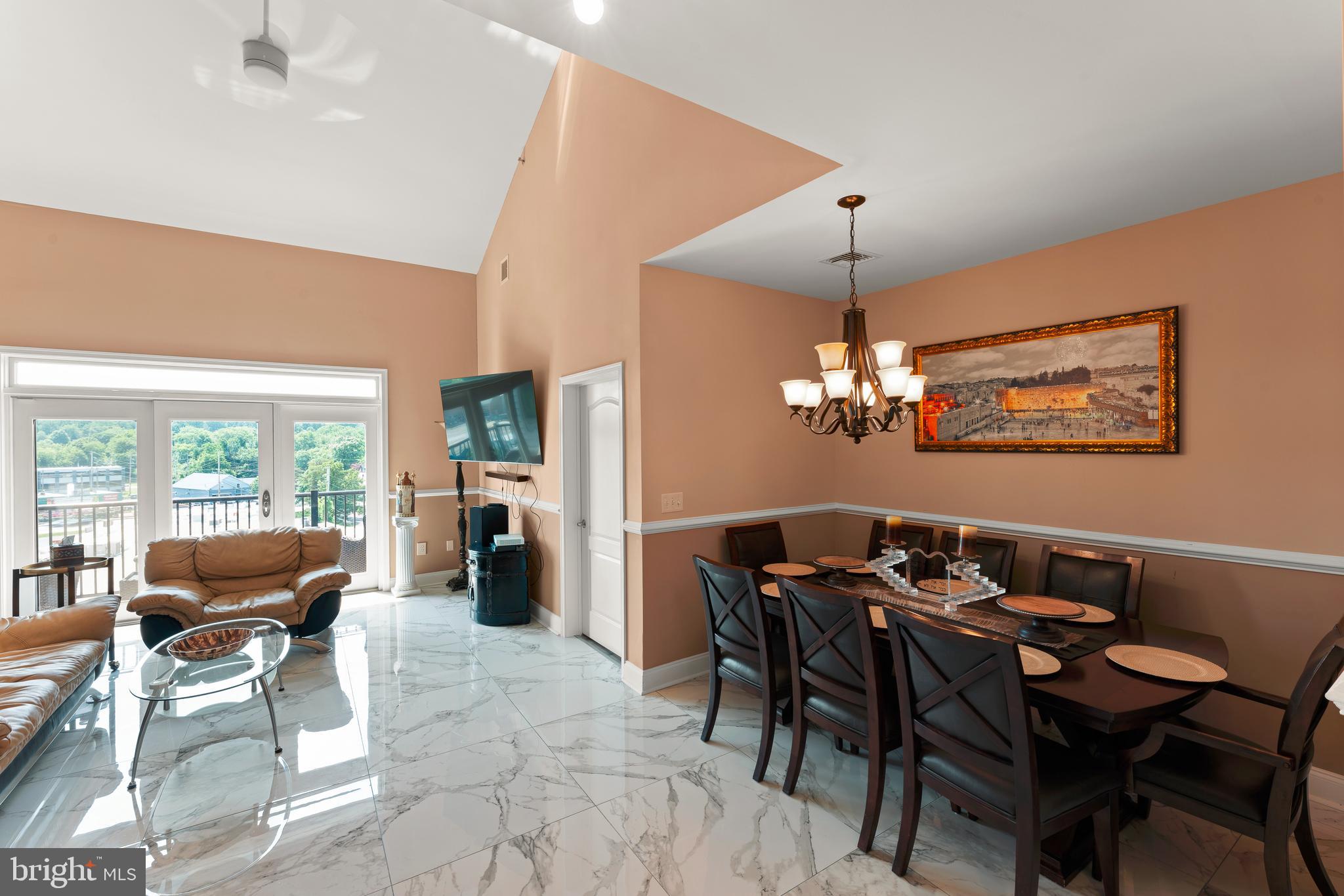 HUNTINGDON PLACE - Residential