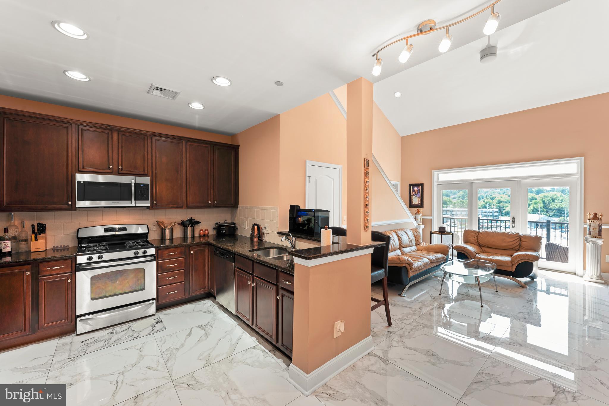 HUNTINGDON PLACE - Residential