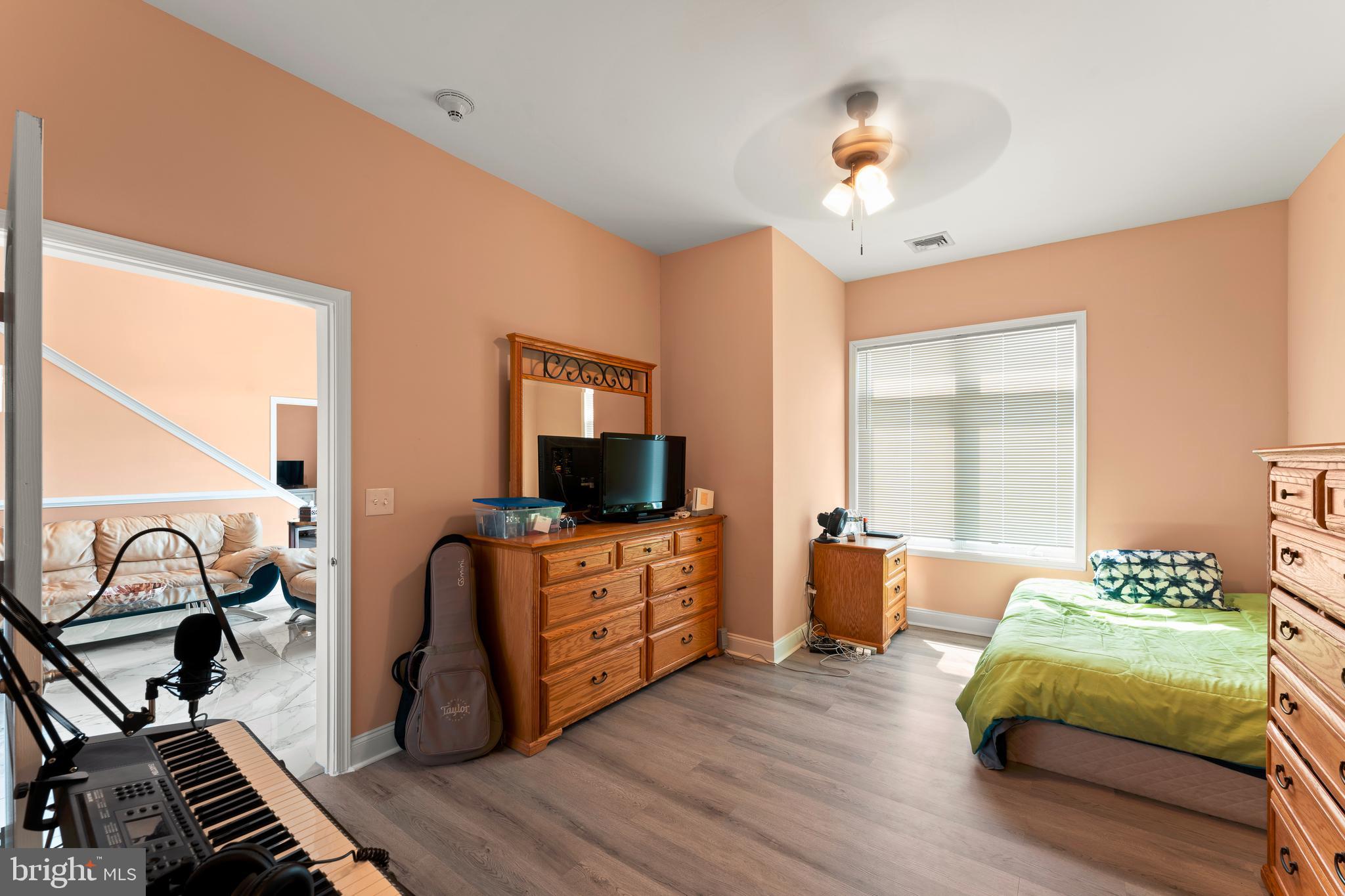 HUNTINGDON PLACE - Residential