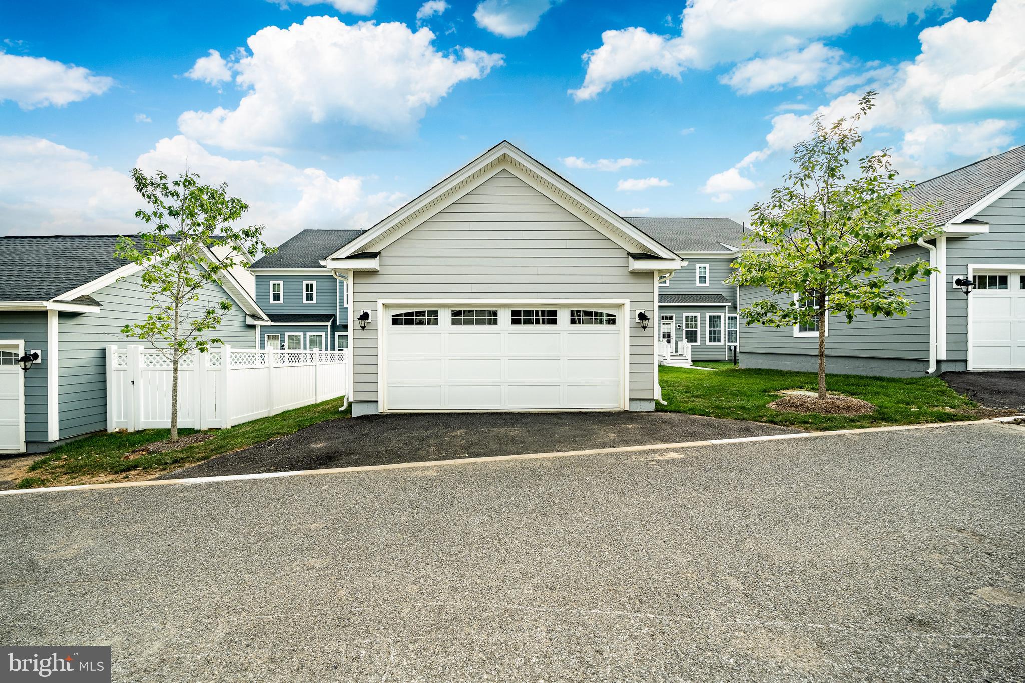 SPRING OAK - Residential