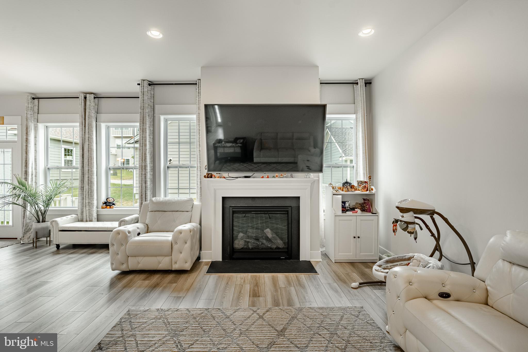 SPRING OAK - Residential