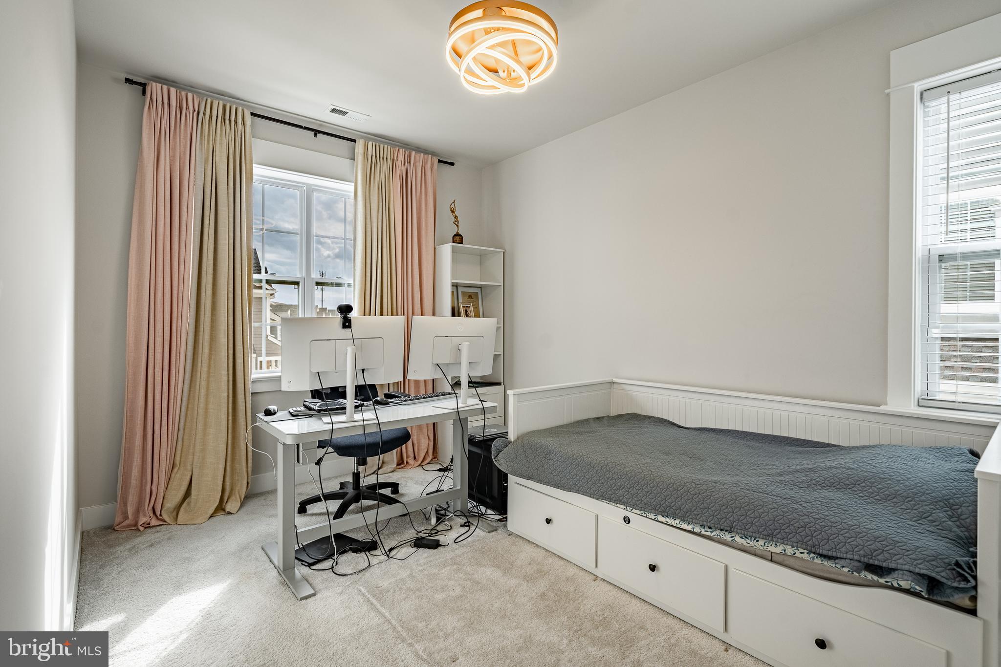 SPRING OAK - Residential