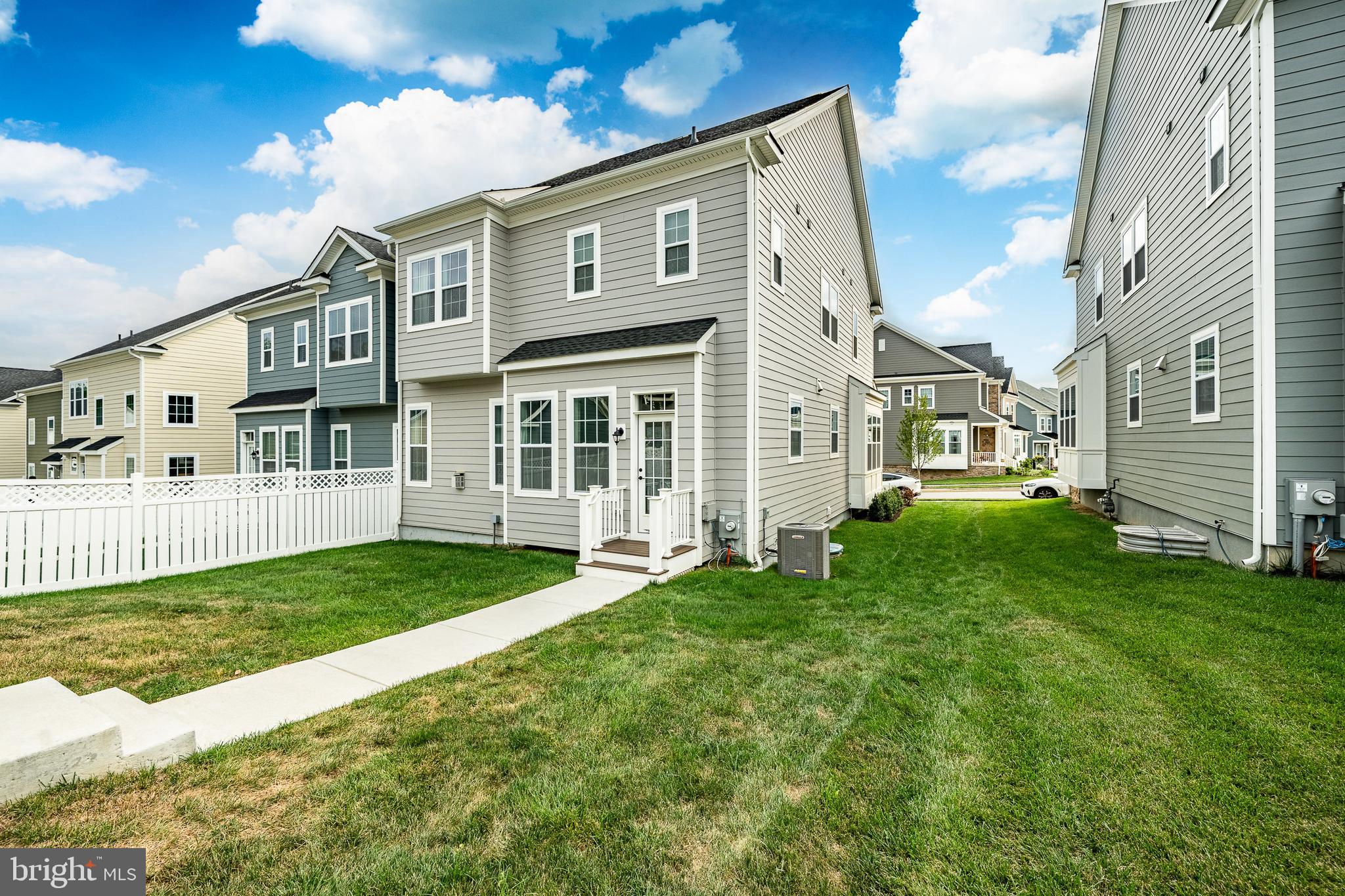 SPRING OAK - Residential