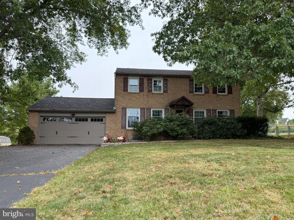 Photo of 910 Westminster Ave, HANOVER, PA 17331 (MLS # PAYK2090868)