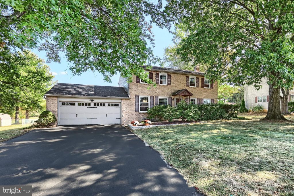 Photo of 910 Westminster Ave, HANOVER, PA 17331 (MLS # PAYK2090868)