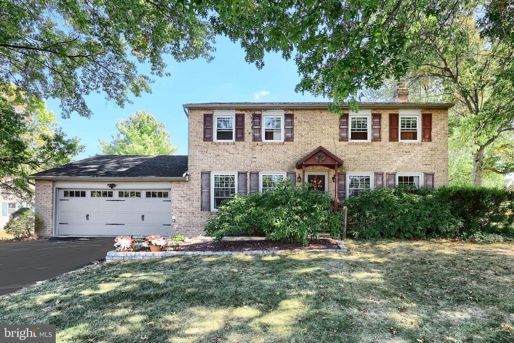 Photo of 910 Westminster Ave, HANOVER, PA 17331 (MLS # PAYK2090868)