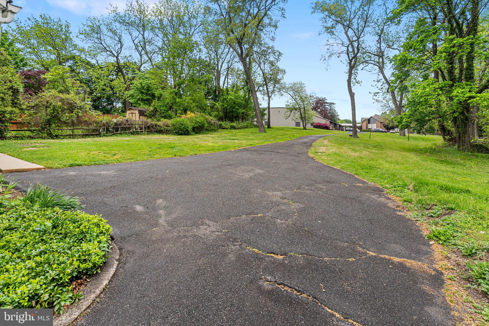 WILLOW GROVE - Residential
