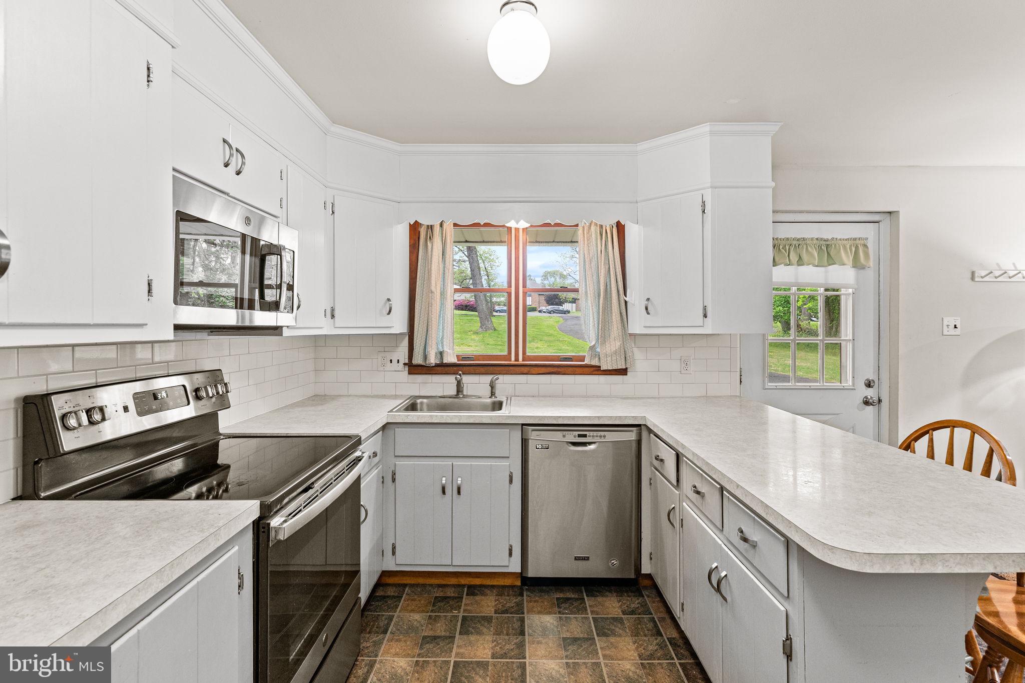 WILLOW GROVE - Residential