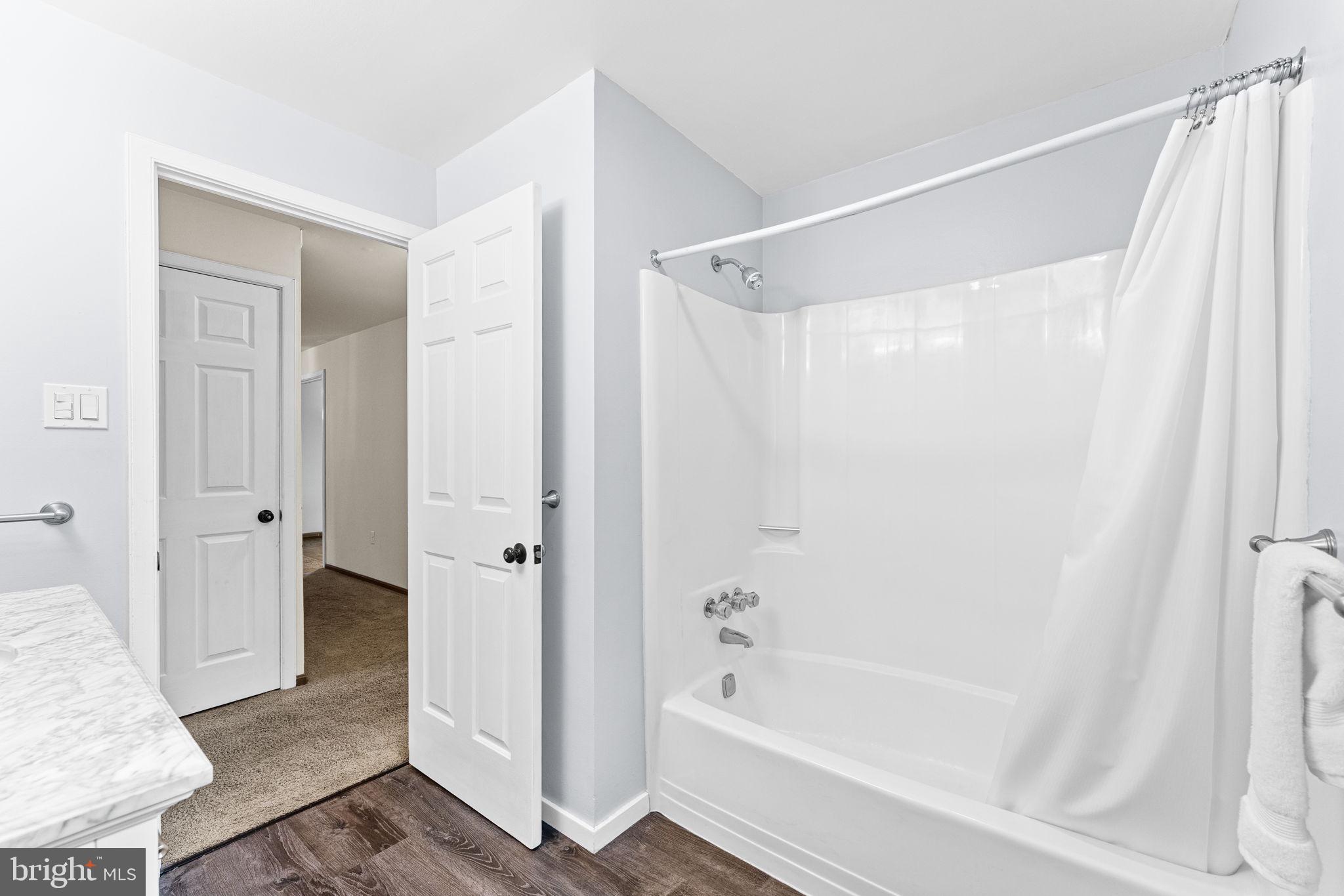 WILLOW GROVE - Residential