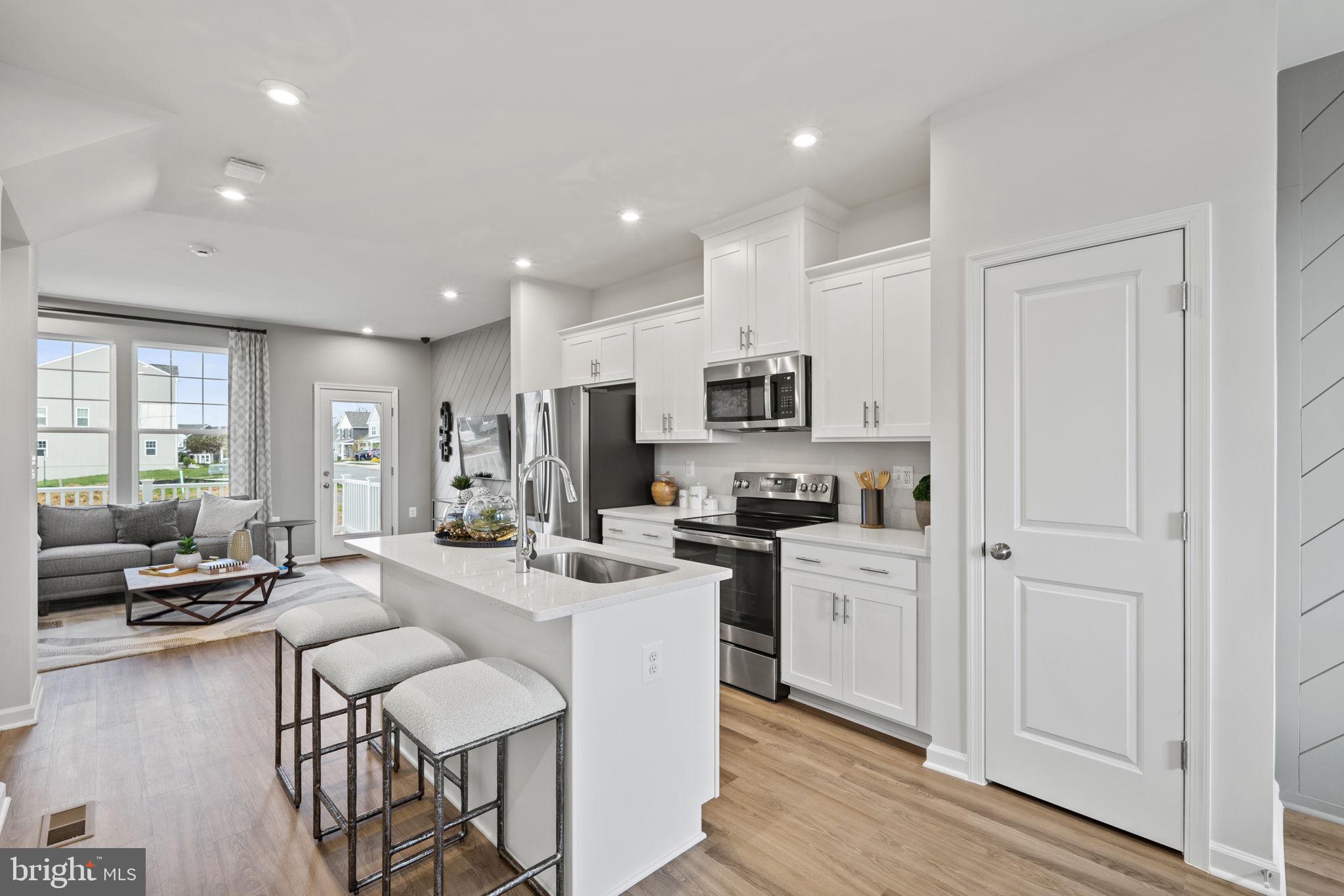 PRESIDENTS POINTE - Residential