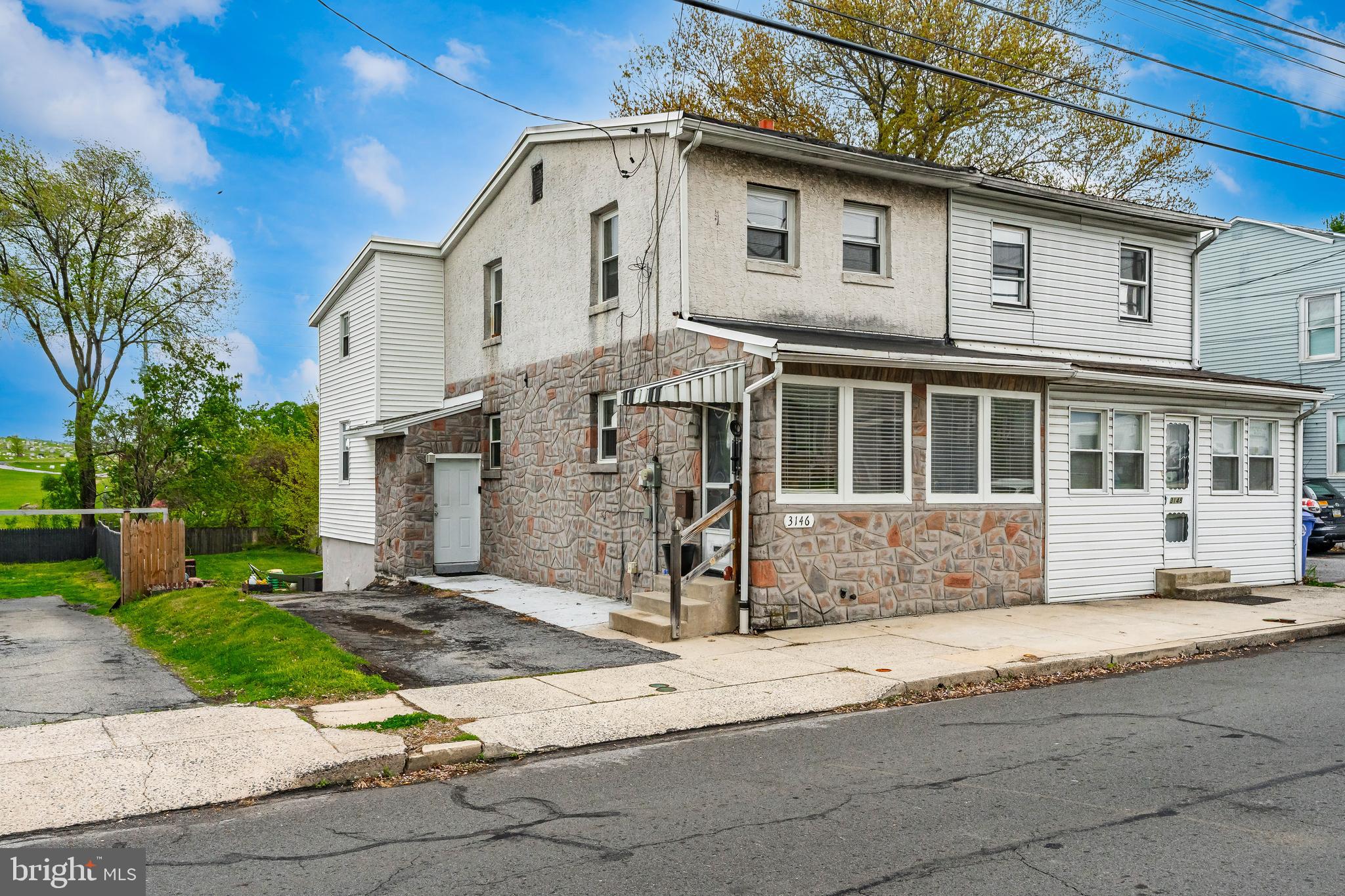 3146 MONTROSE AVENUE