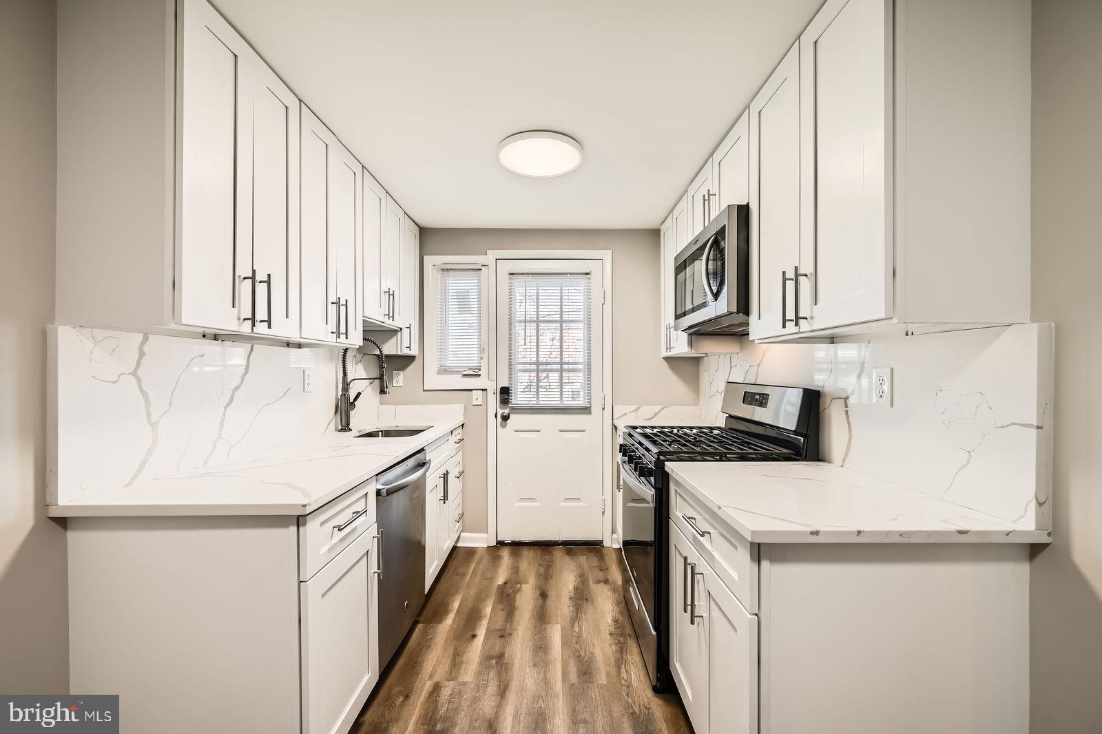 FOX RIDGE MANOR - Residential Lease