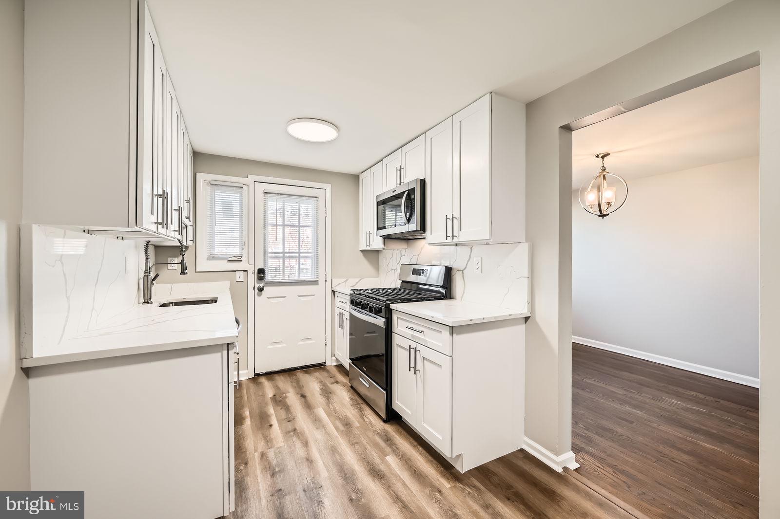 FOX RIDGE MANOR - Residential Lease