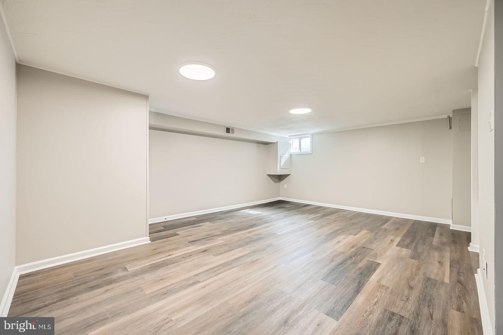 FOX RIDGE MANOR - Residential Lease