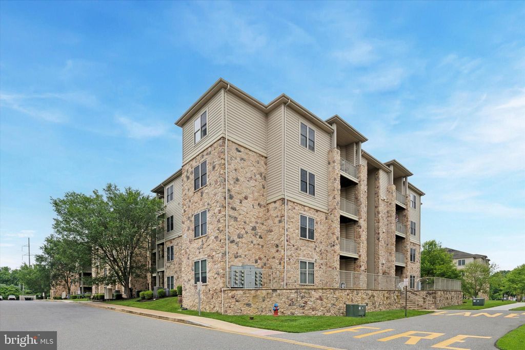 Photo of 3000 Fountainview Circle #3206, NEWARK, DE 19713 (MLS # DENC2084846)