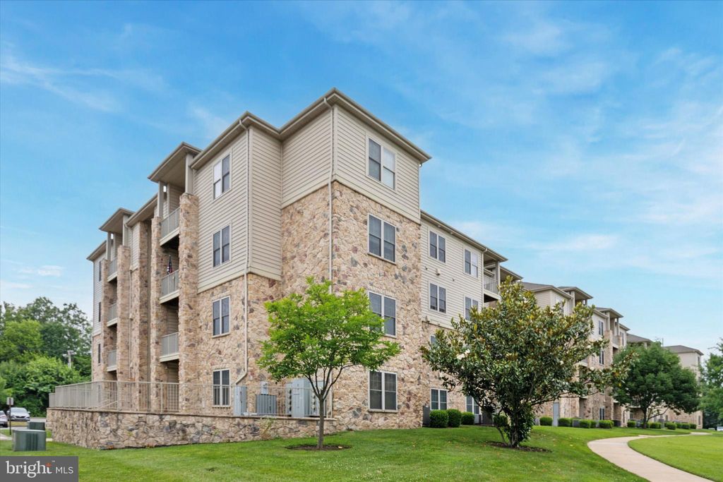 Photo of 3000 Fountainview Circle #3206, NEWARK, DE 19713 (MLS # DENC2084846)