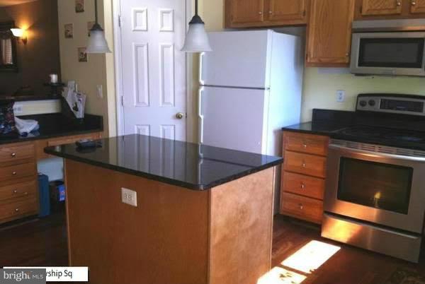 REGENTS WALK - Residential Lease