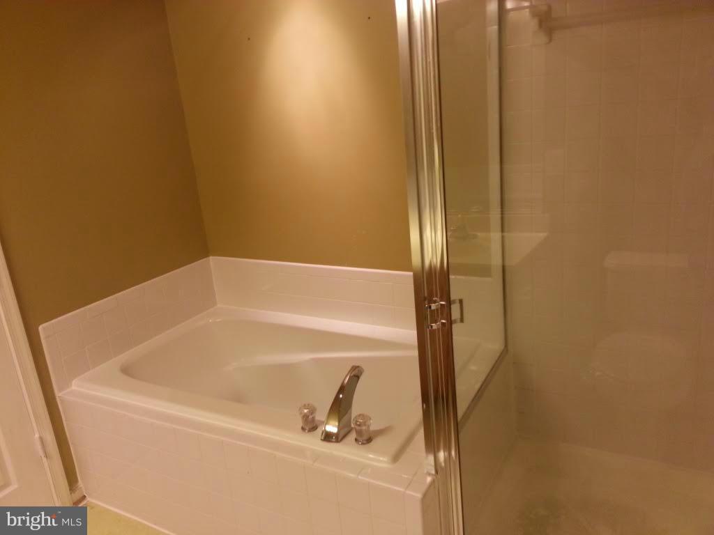 REGENTS WALK - Residential Lease