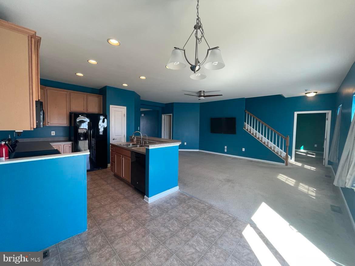 POTOMAC STATION - Residential Lease