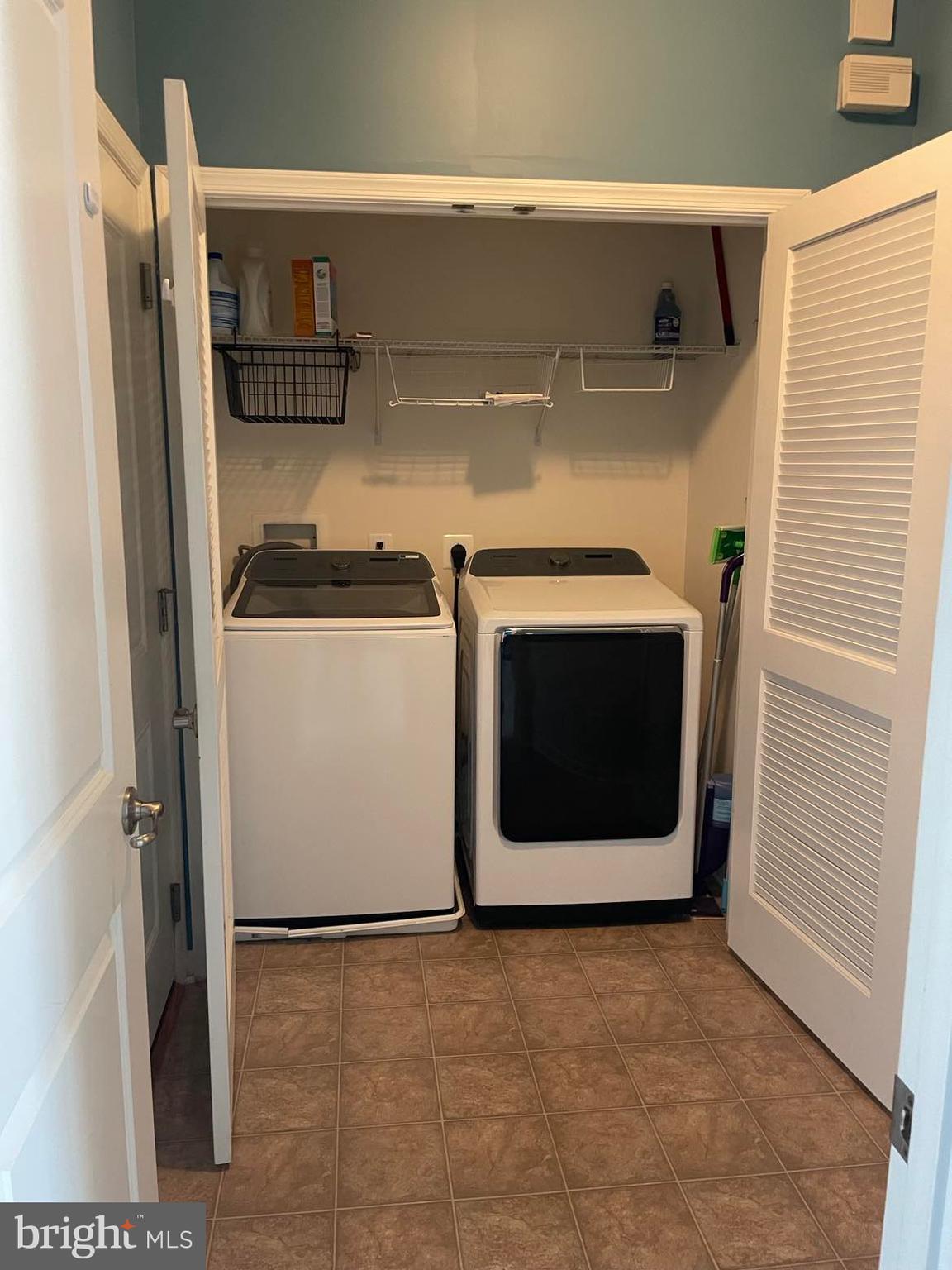 POTOMAC STATION - Residential Lease