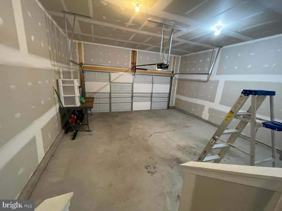 POTOMAC STATION - Residential Lease