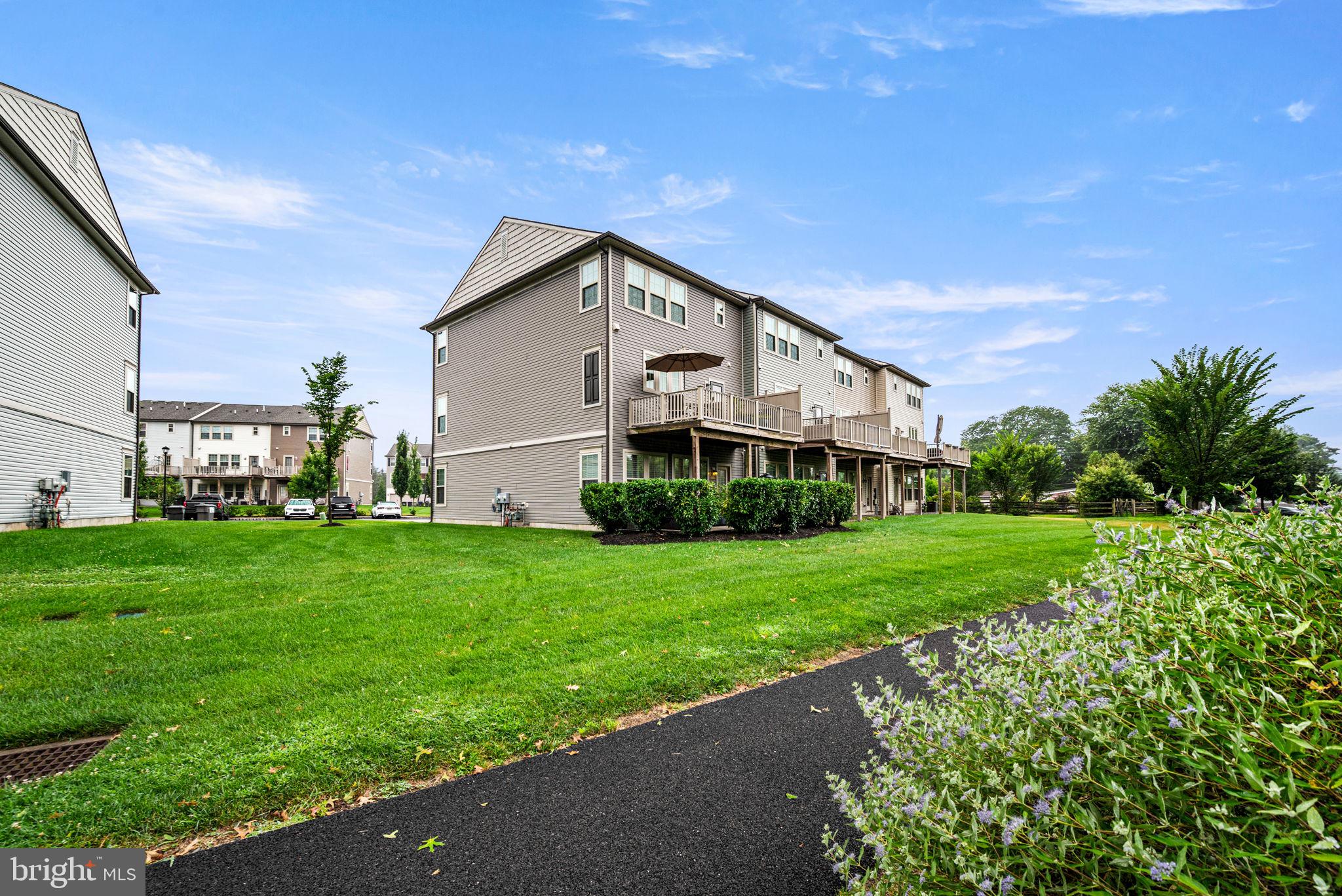 TALL OAKS - Residential