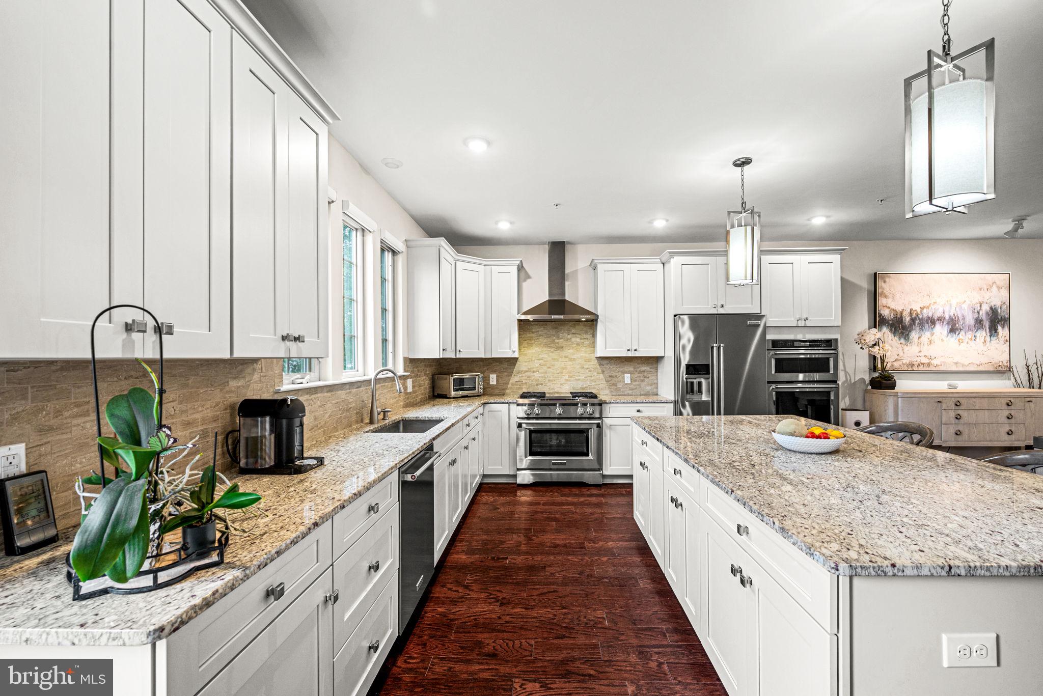 TALL OAKS - Residential