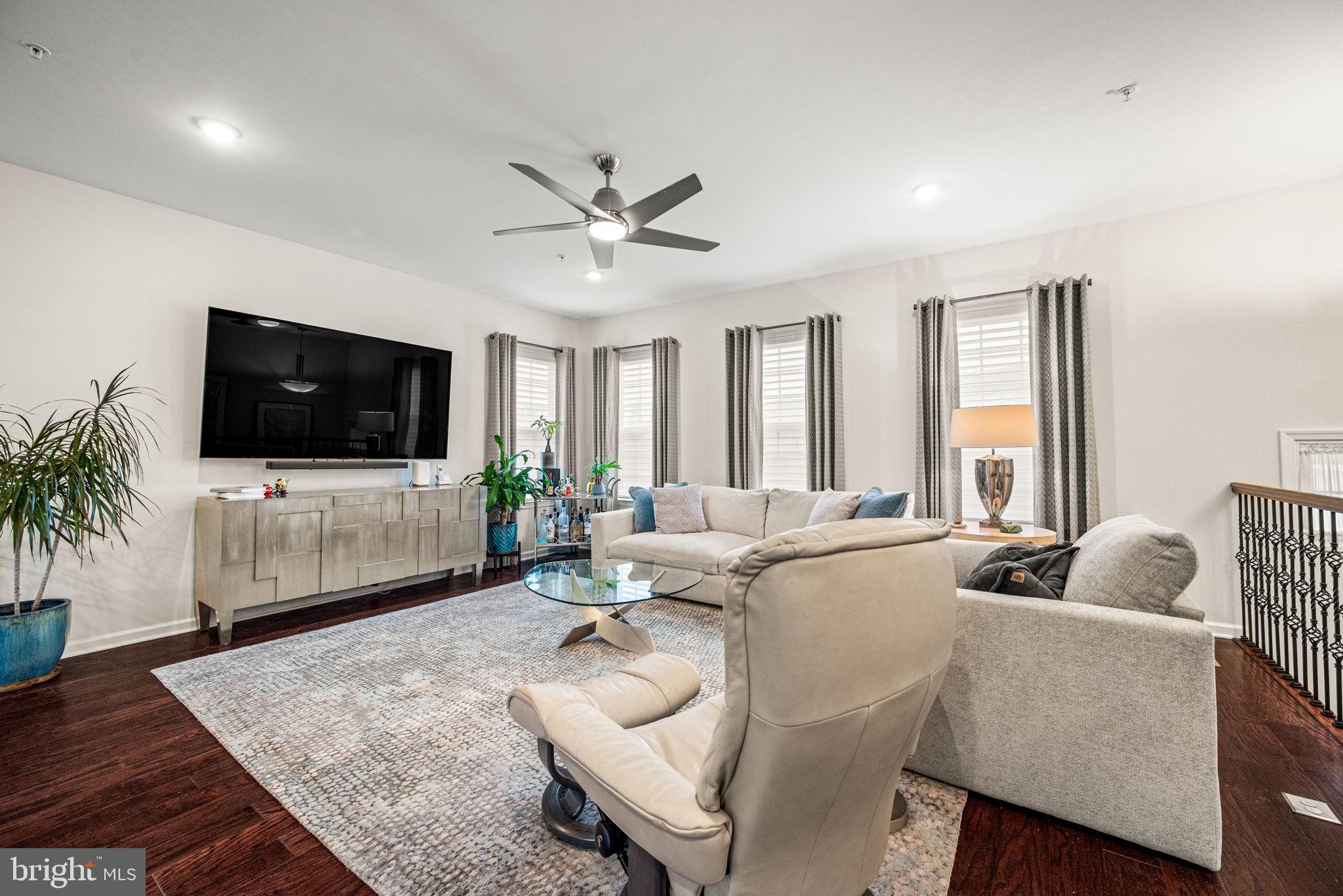 TALL OAKS - Residential