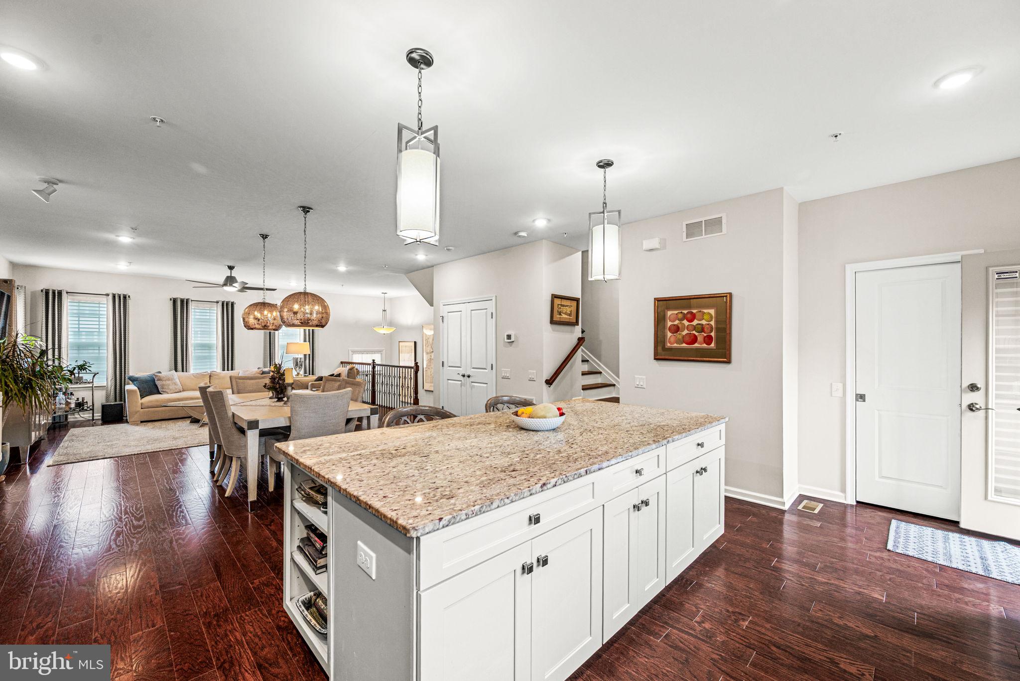 TALL OAKS - Residential