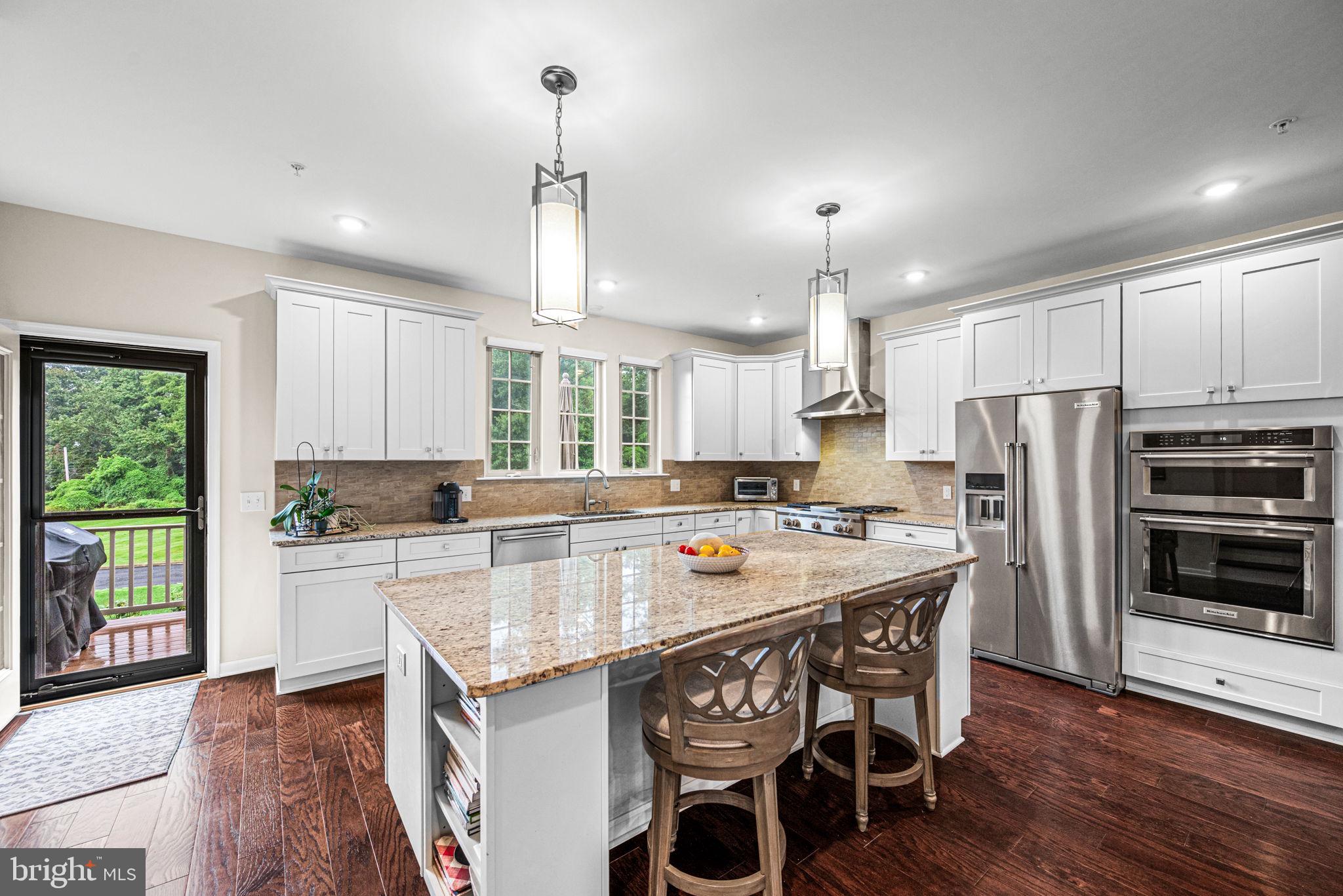 TALL OAKS - Residential