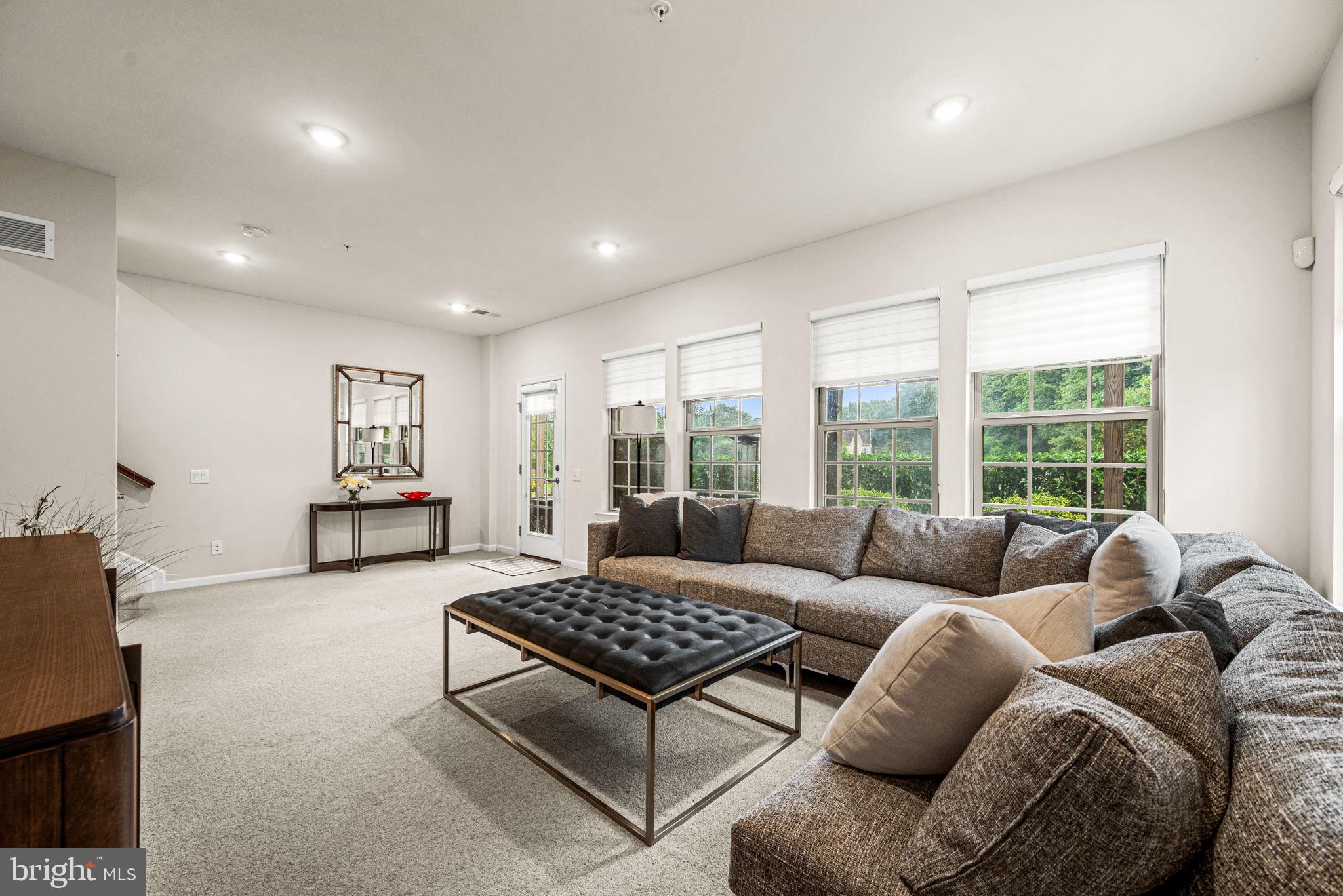 TALL OAKS - Residential