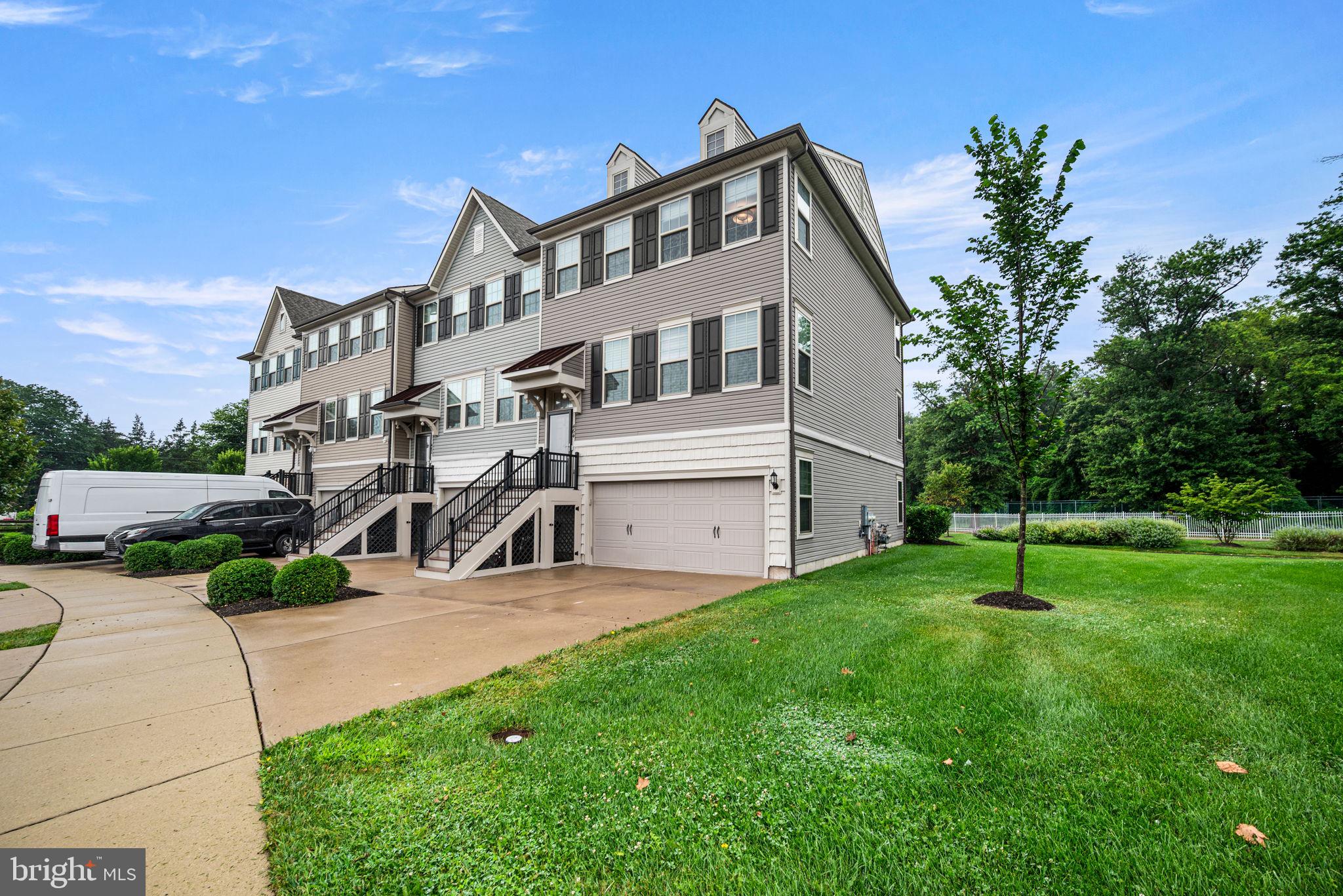 TALL OAKS - Residential