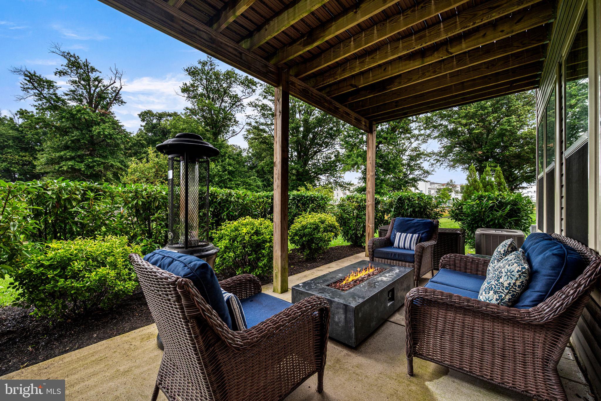 TALL OAKS - Residential