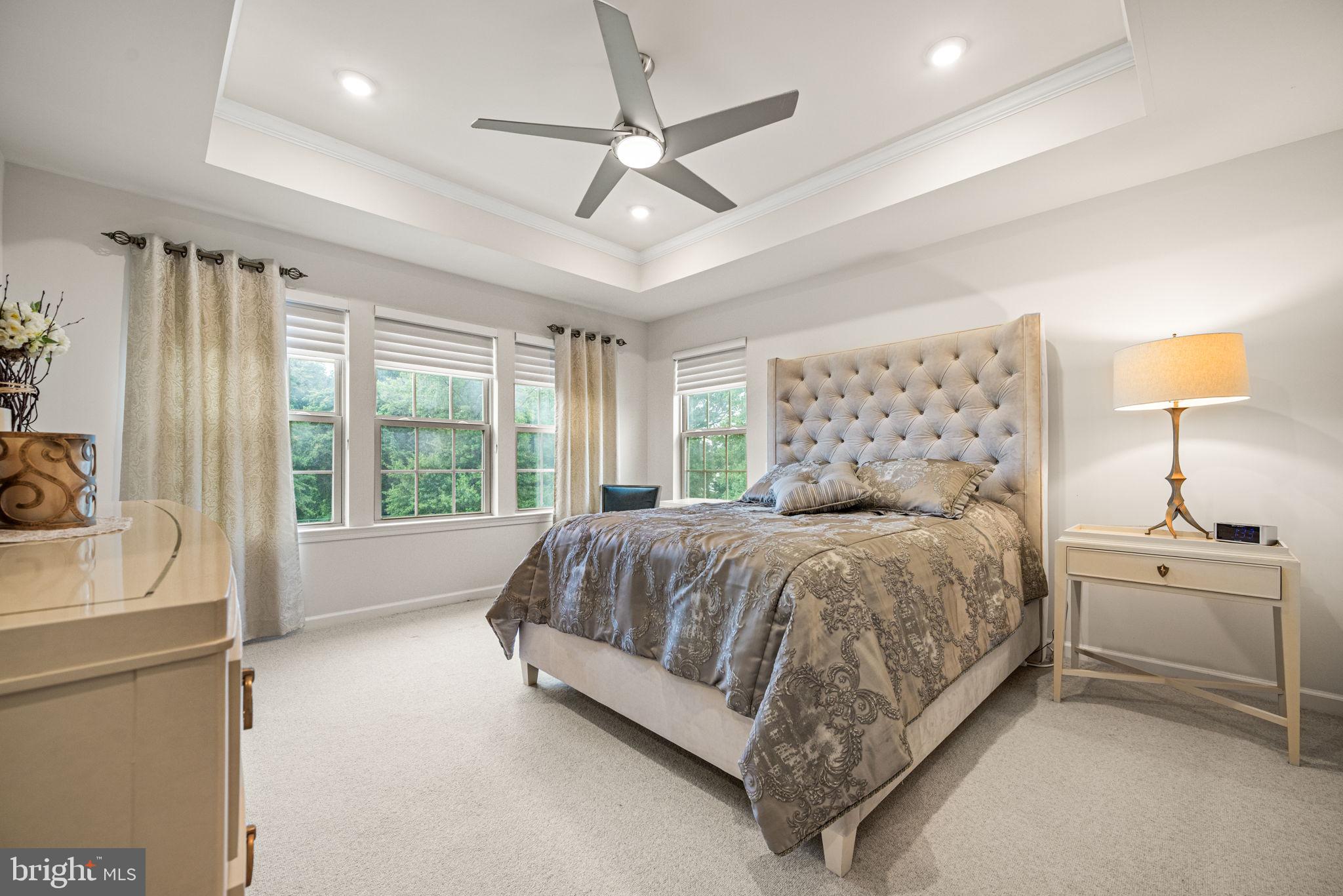 TALL OAKS - Residential