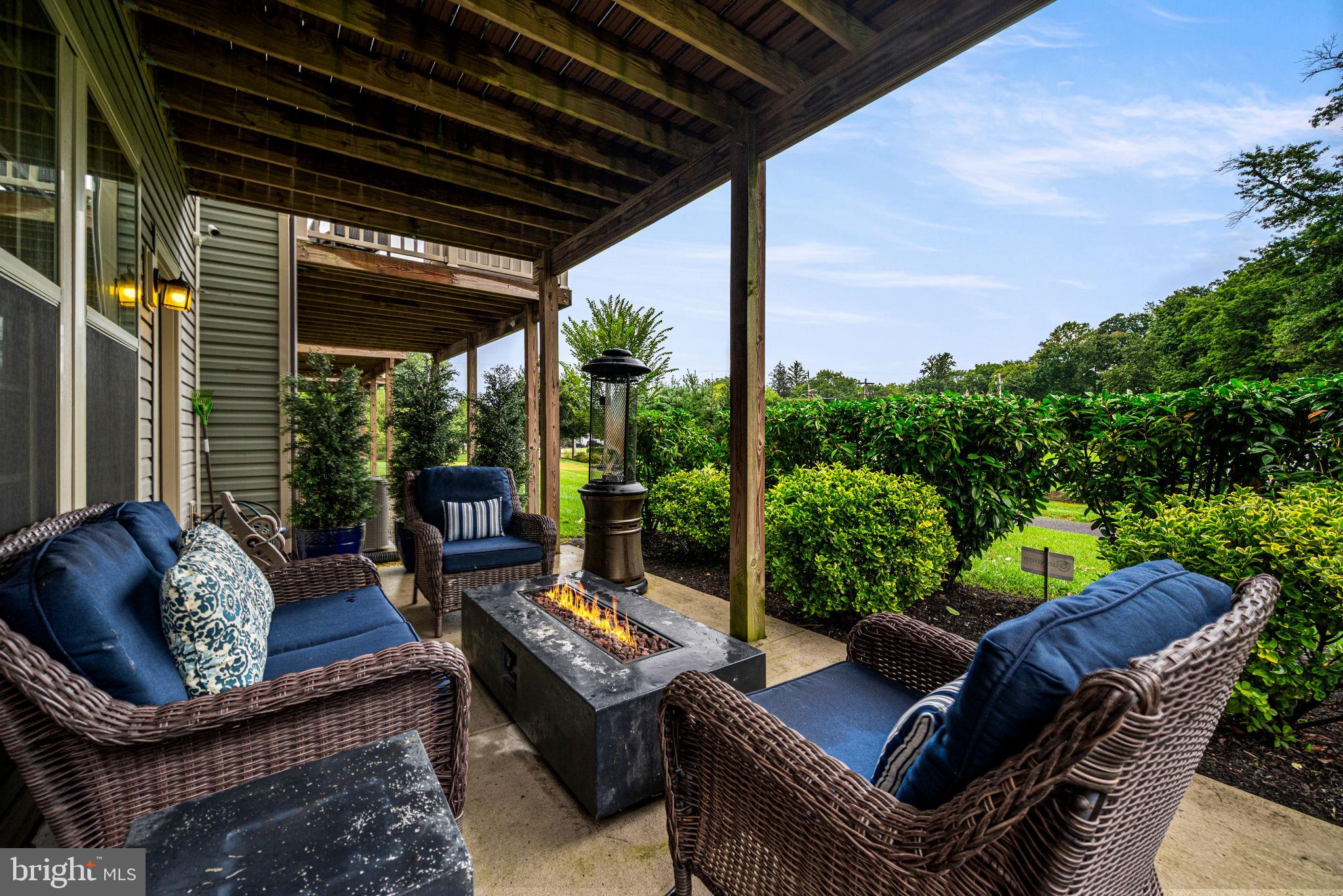 TALL OAKS - Residential