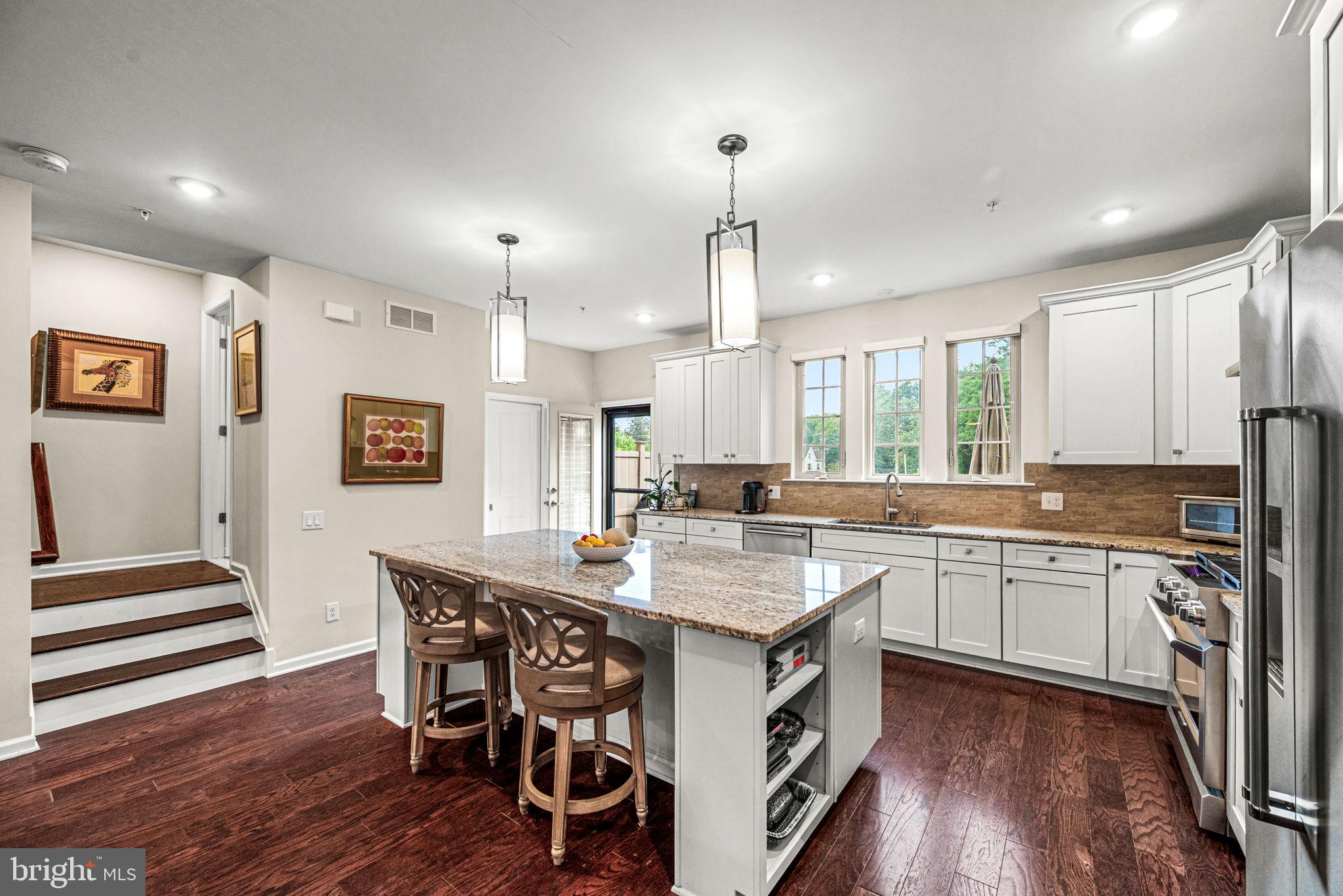 TALL OAKS - Residential