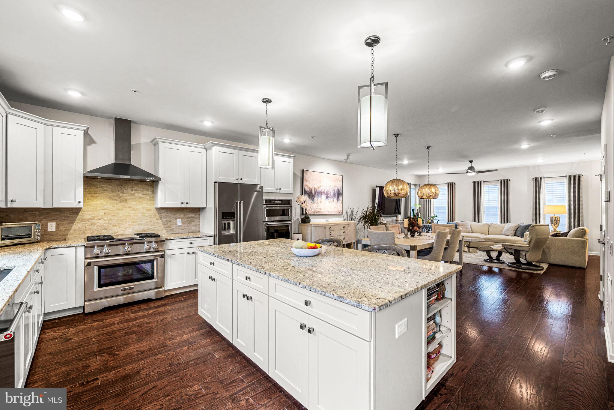 TALL OAKS - Residential