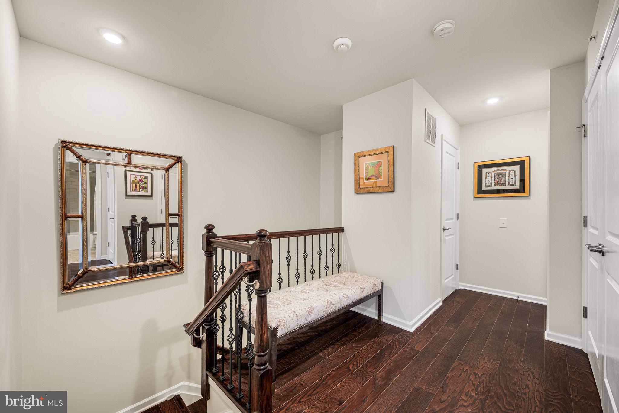 TALL OAKS - Residential