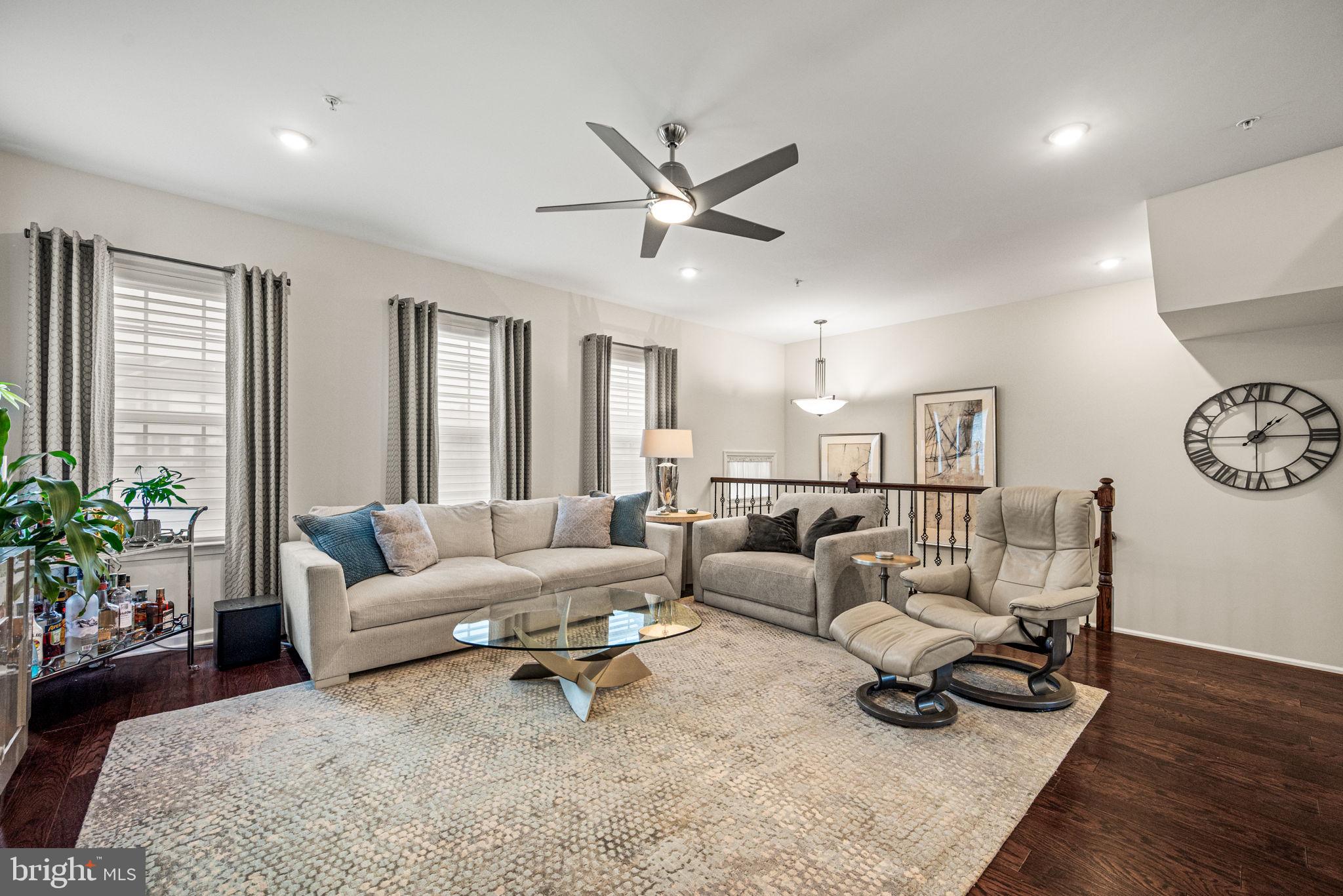 TALL OAKS - Residential