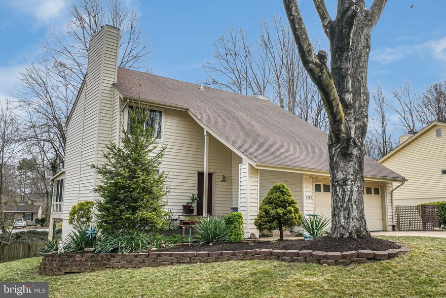 $6490.00 towards closing costs or a rate buy-down!  Stunning Contemporary Home in Montclair’s Country Club Lake Subdivision . Located on a quiet cul-de-sac, this spectacular three-level home offers space, comfort, and a prime location near a private beach! 🛏 4+ Bedrooms | 3.5 Bathrooms | Walk-Out Lower Level . Features You'll Love: Contemporary design with an open-concept layout Newer kitchen appliances opening to the living area with a cozy fireplace and gleaming hardwood floors Spacious upper-level bedrooms, including a primary suite with a double walk-in closet & updated shower Versatile walk-out lower level with a second fireplace, wet bar, potential 5th bedroom, additional room (great for an office or craft room), and full bath Expansive three-season room spanning the length of the home, filled with natural light Fenced-in backyard for privacy and outdoor enjoyment. Windows (2023) Heat Pump (2019) Hot water heater (2020)  Prime Location: Close to Ft. Belvoir, Quantico, I-95 & Rt. 1 for an easy commute. OmniBus 952 Express Route to the Pentagon 30 Minutes. Enjoy nearby playgrounds, parks, trails, and the community beach! Don’t miss this exclusive opportunity to own a home in one of Montclair’s most desirable neighborhoods! 

VA Assumable Loan is Available if the buyer is eligible.