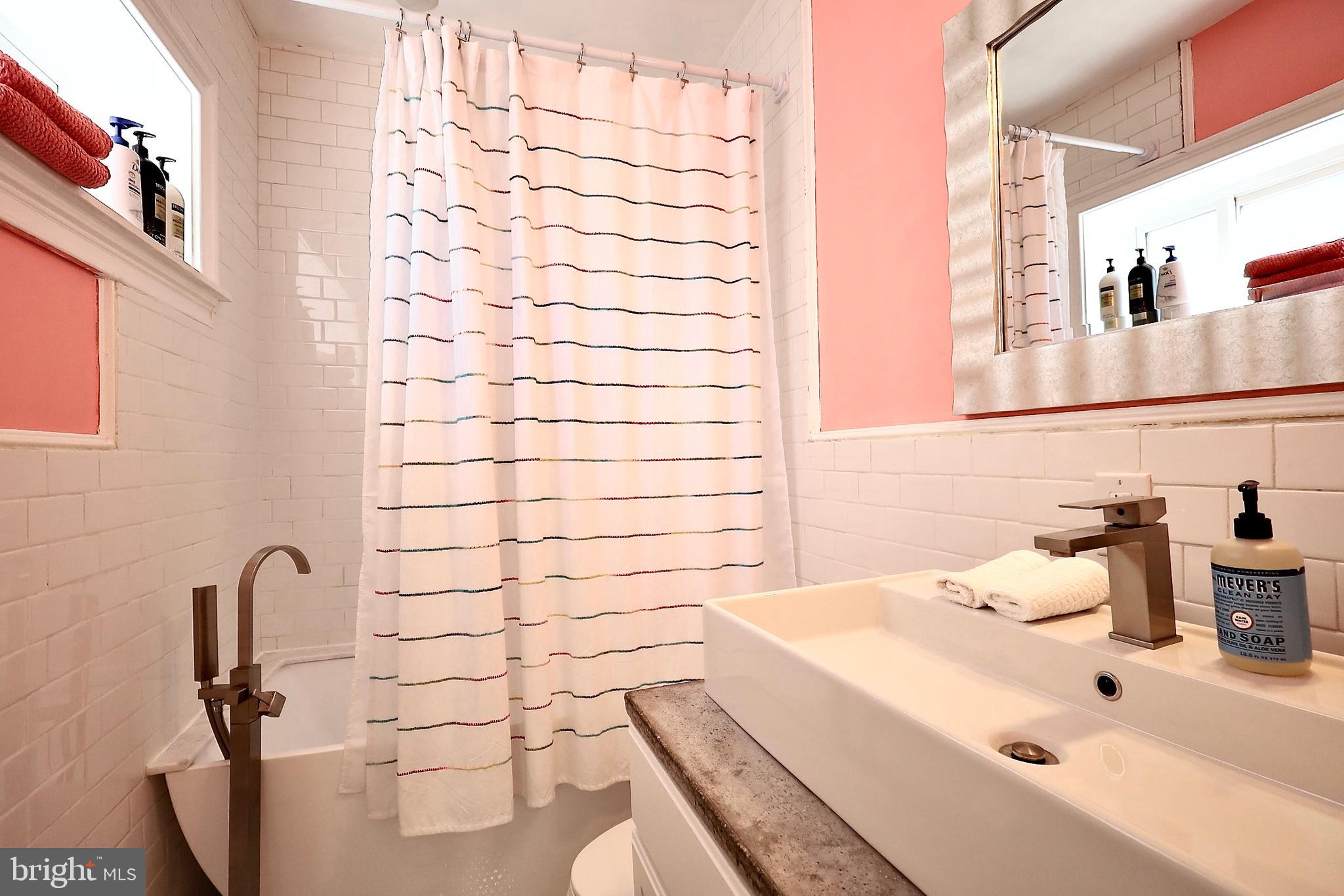 NORRIS SQUARE - Residential Lease