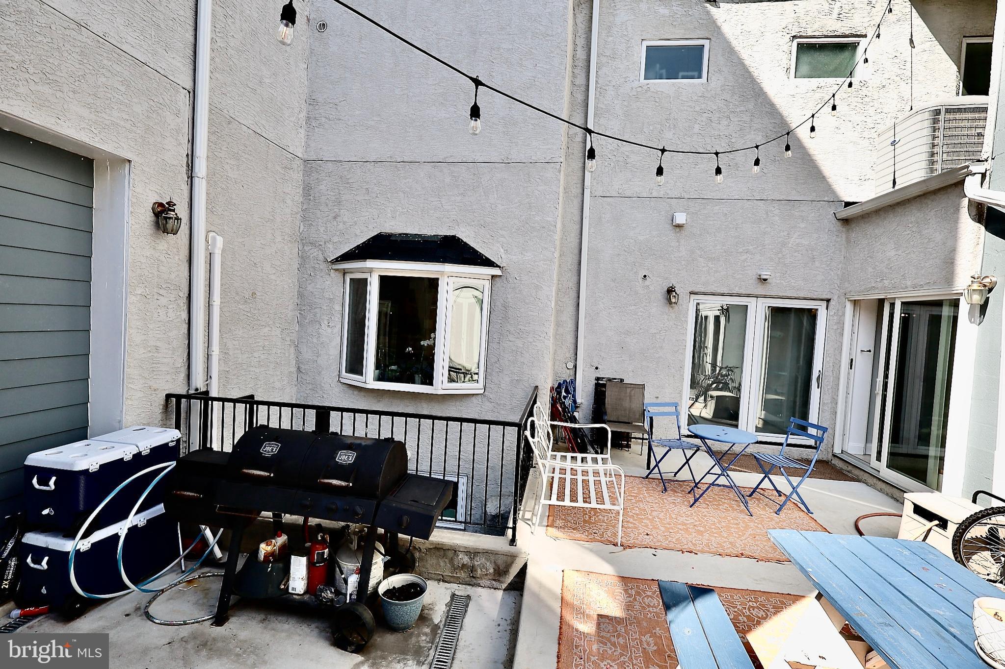 NORRIS SQUARE - Residential Lease