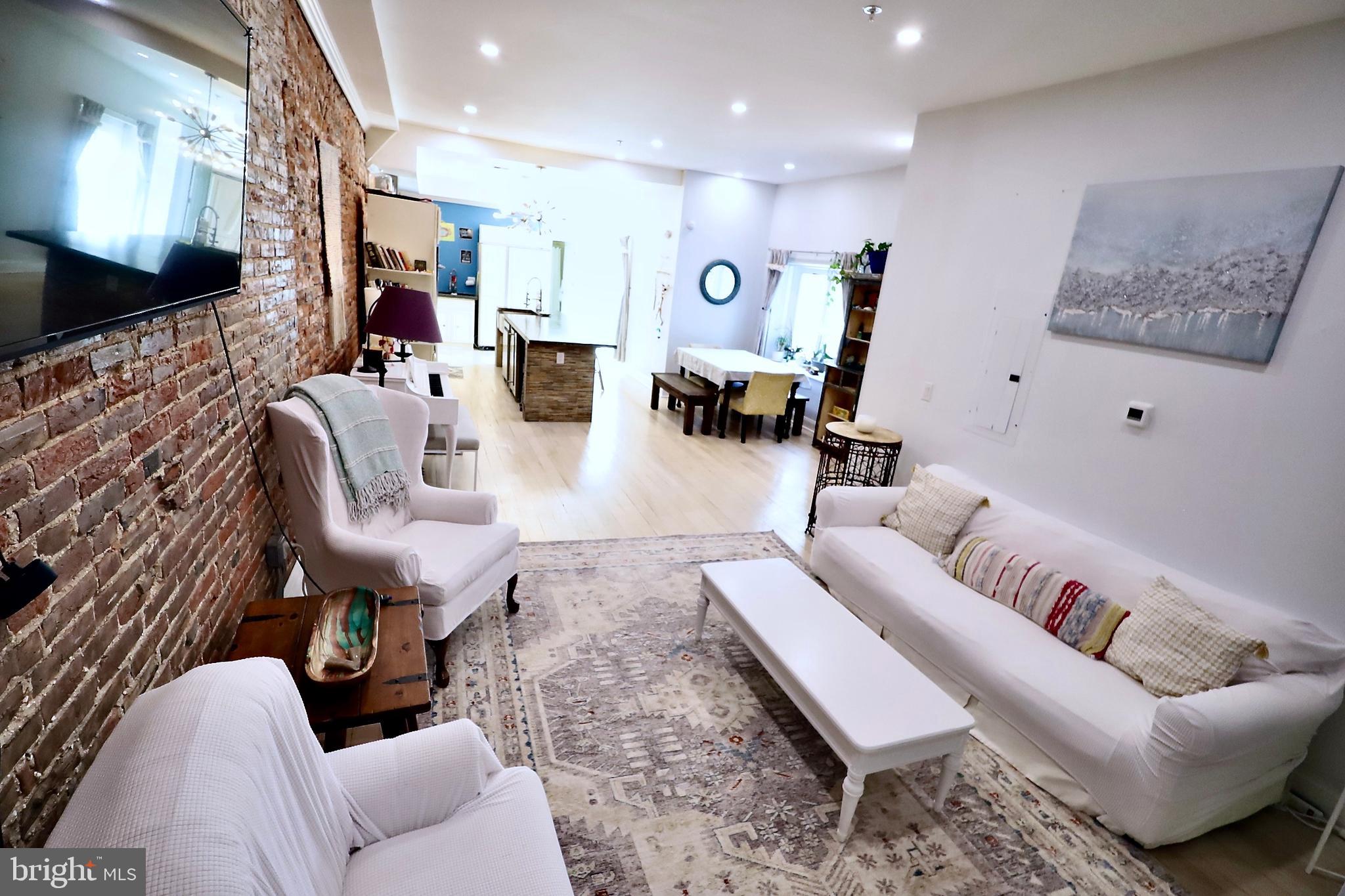 NORRIS SQUARE - Residential Lease