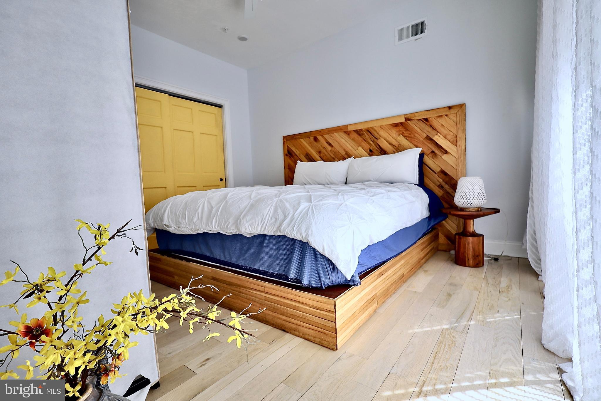 NORRIS SQUARE - Residential Lease