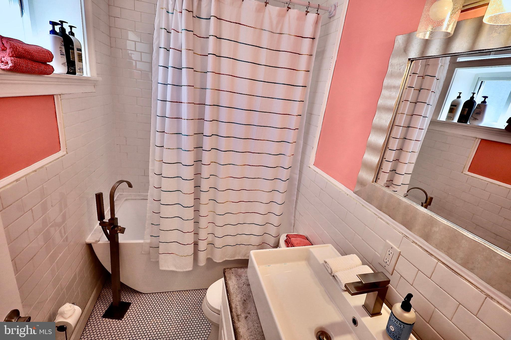 NORRIS SQUARE - Residential Lease