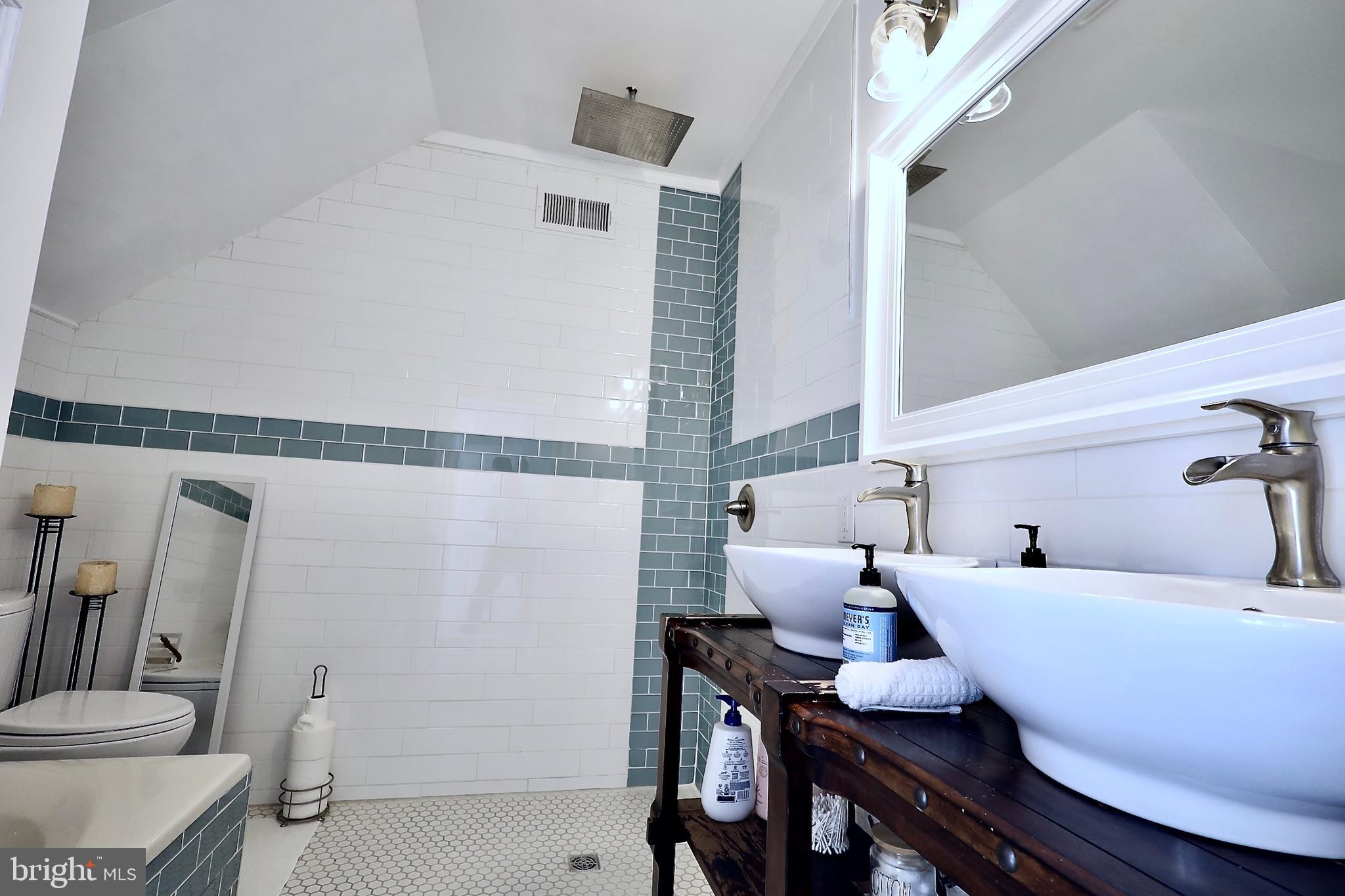 NORRIS SQUARE - Residential Lease