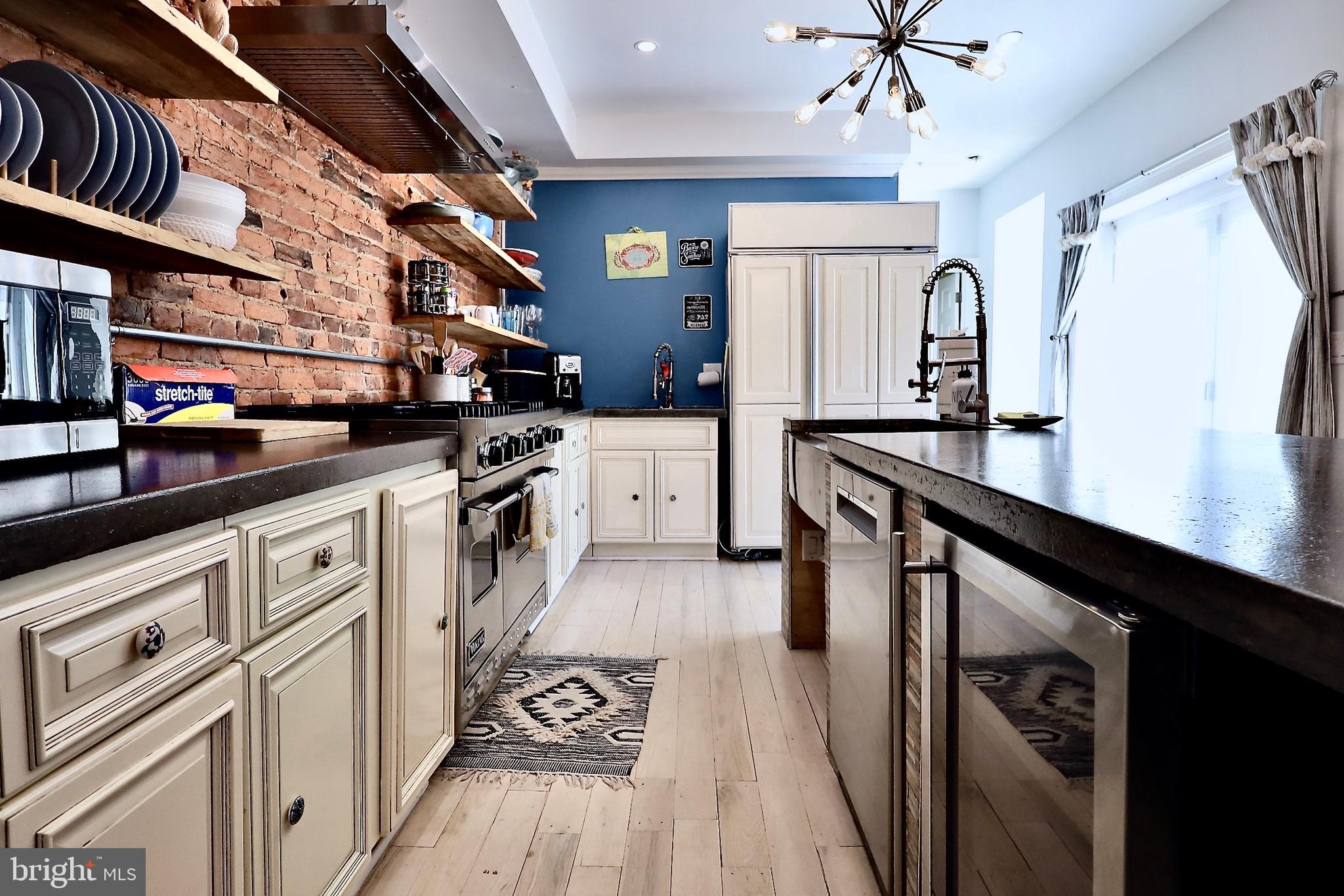 NORRIS SQUARE - Residential Lease