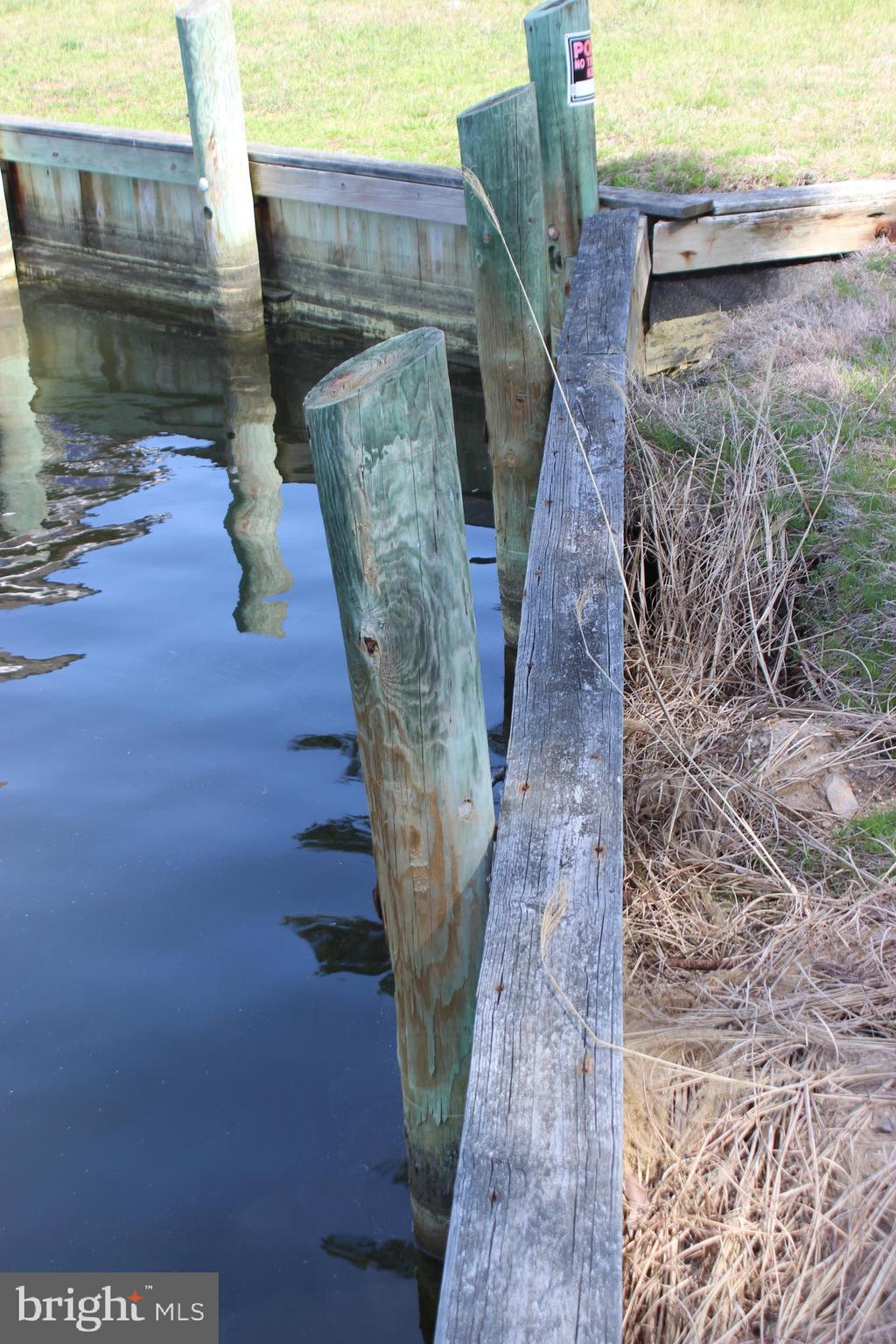 CAPTAIN'S COVE - Land